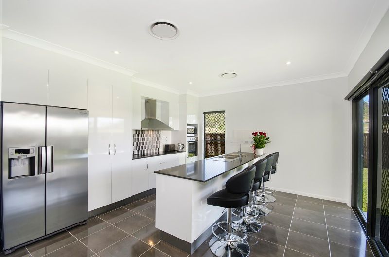 133 Kennard Circuit, Bushland Beach, QLD 4818