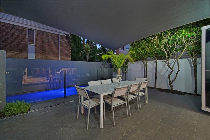 2/23 Illawong Street, Chevron Island, QLD 4217