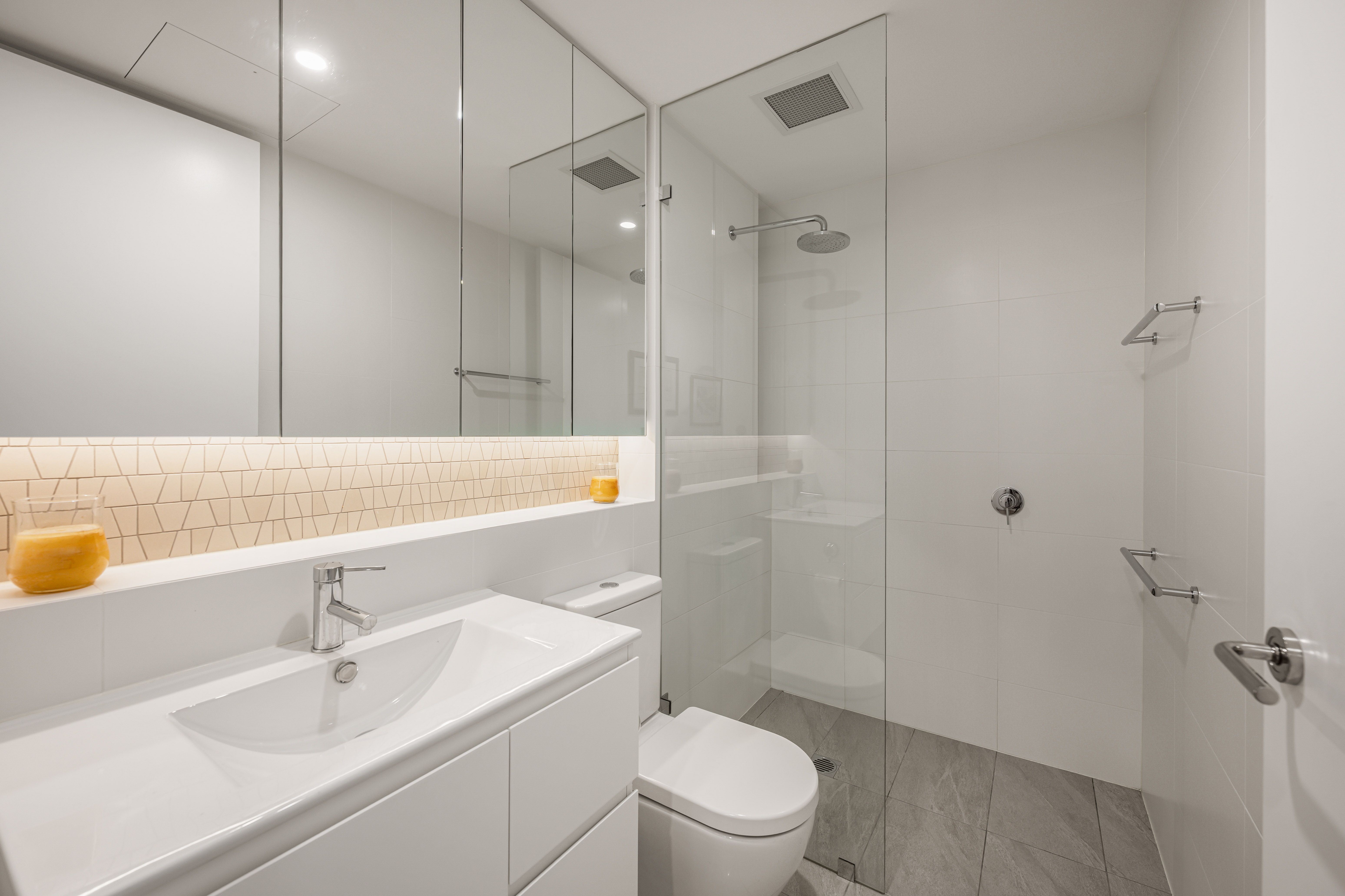 202/41 Troubridge Drive — photo 11 of 14