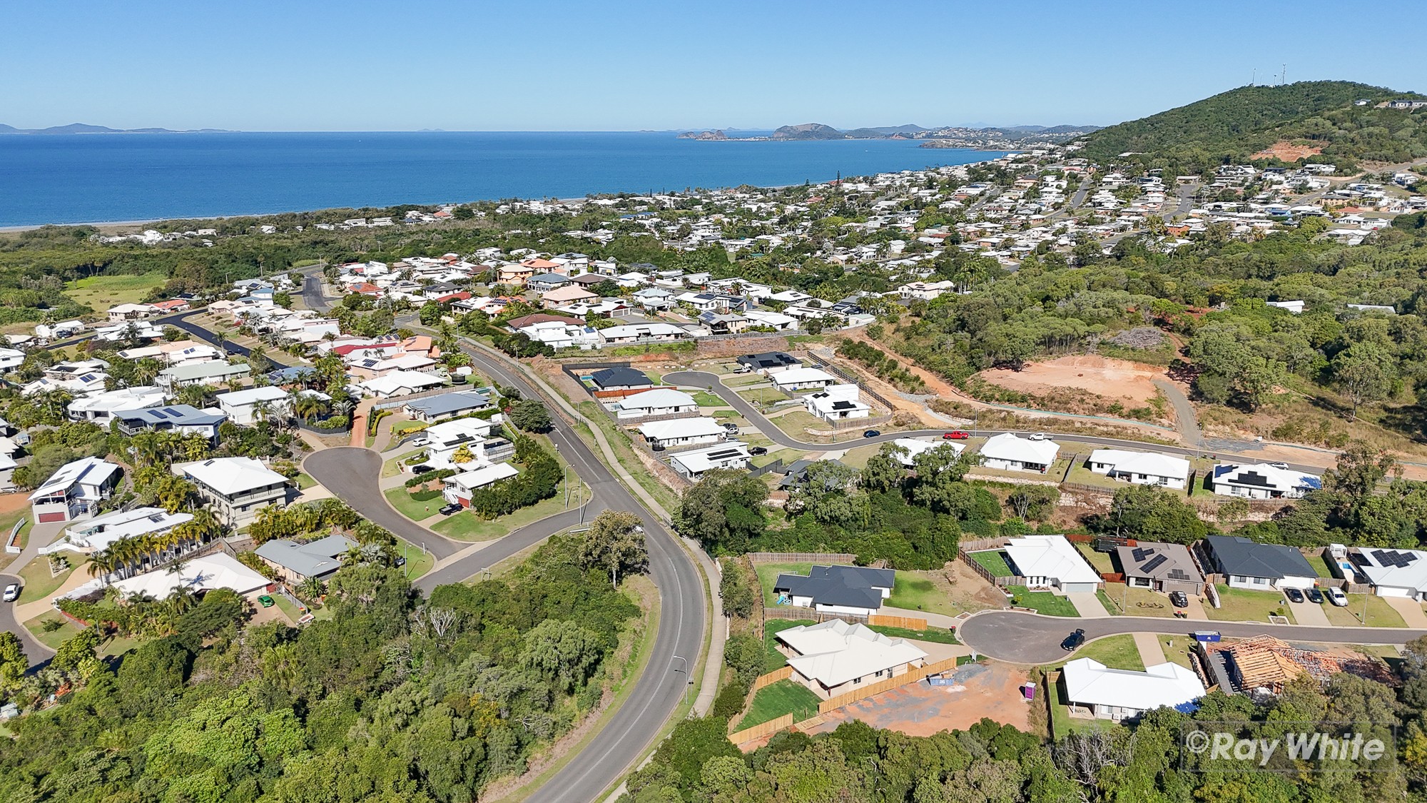 2/9 Atoll Close, Pacific Heights, QLD 4703