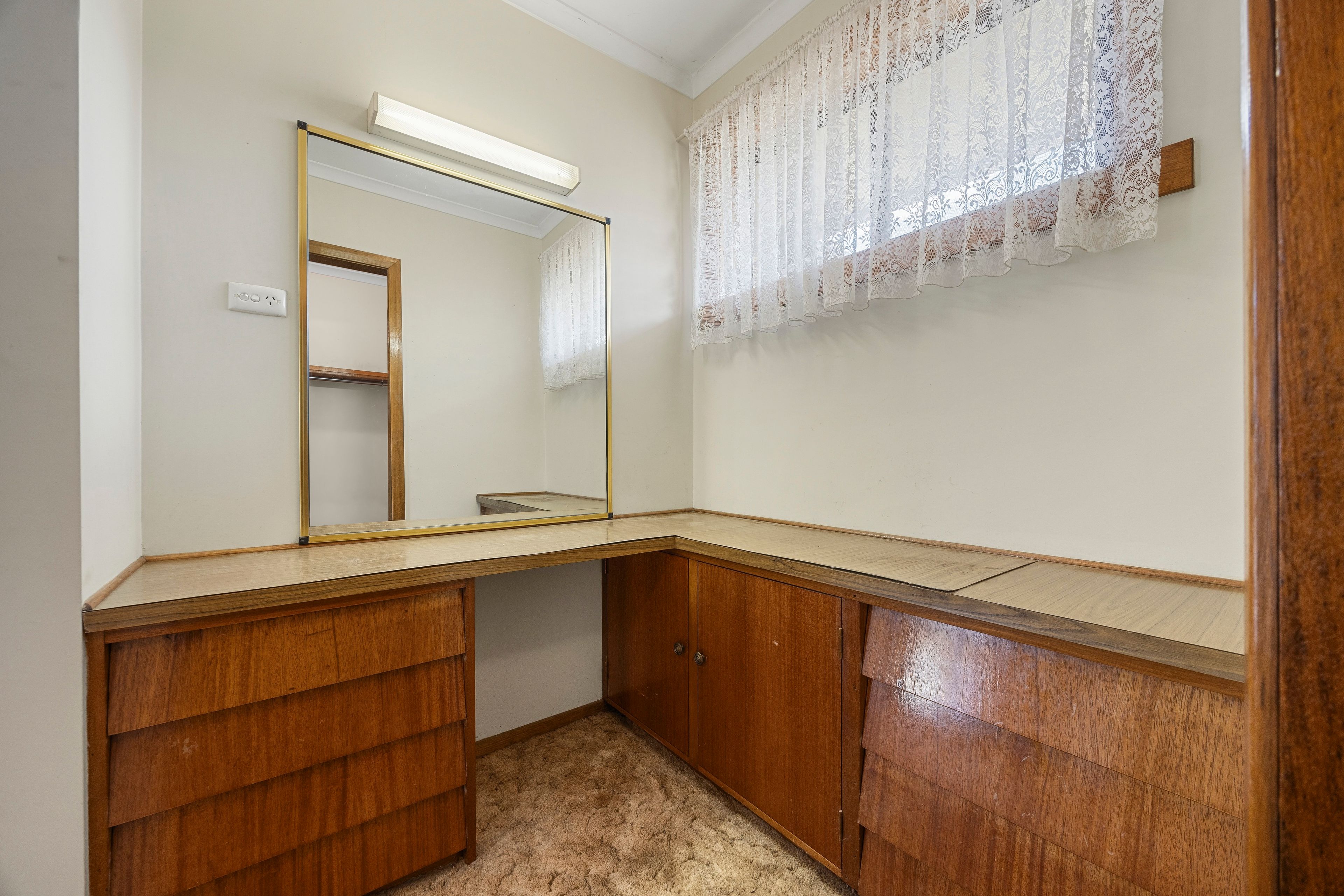 209 Howe Street — photo 14 of 30