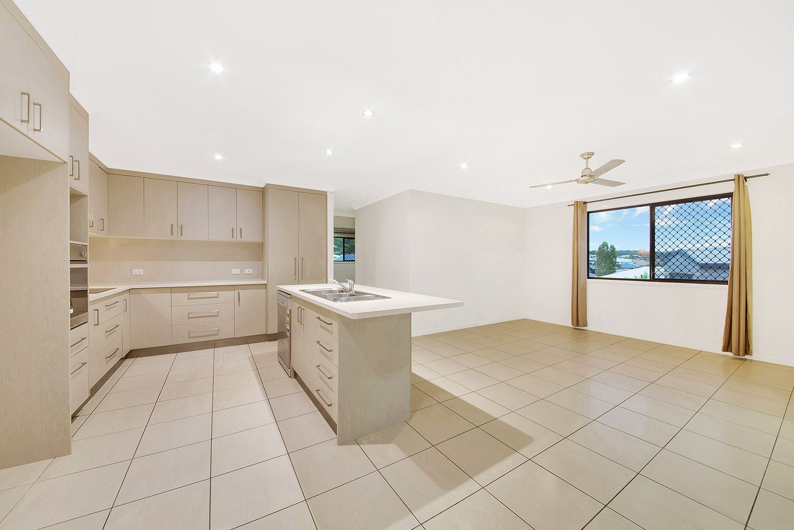 1 Eyre Court, Glen Eden, QLD 4680