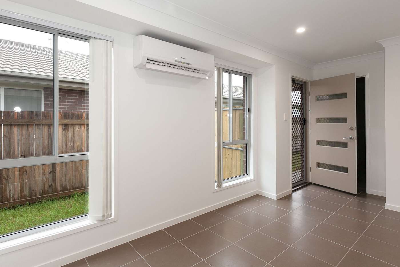 2/12 Daintree Court, Park Ridge, QLD 4125