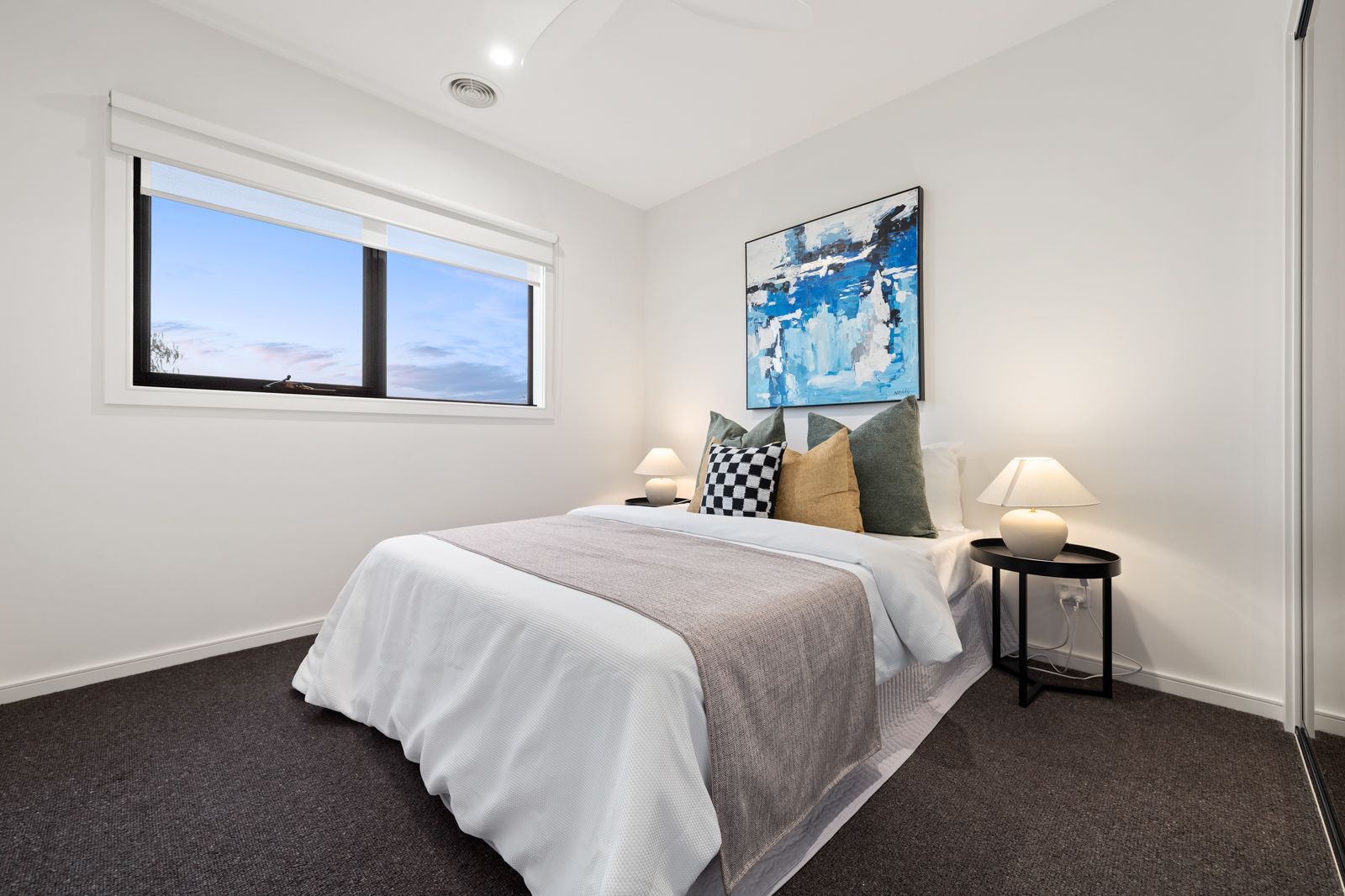 17 Northcote Circuit — photo 10 of 25
