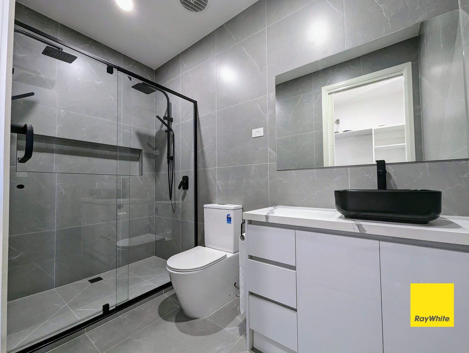 29 Roseneath Way — photo 4 of 15