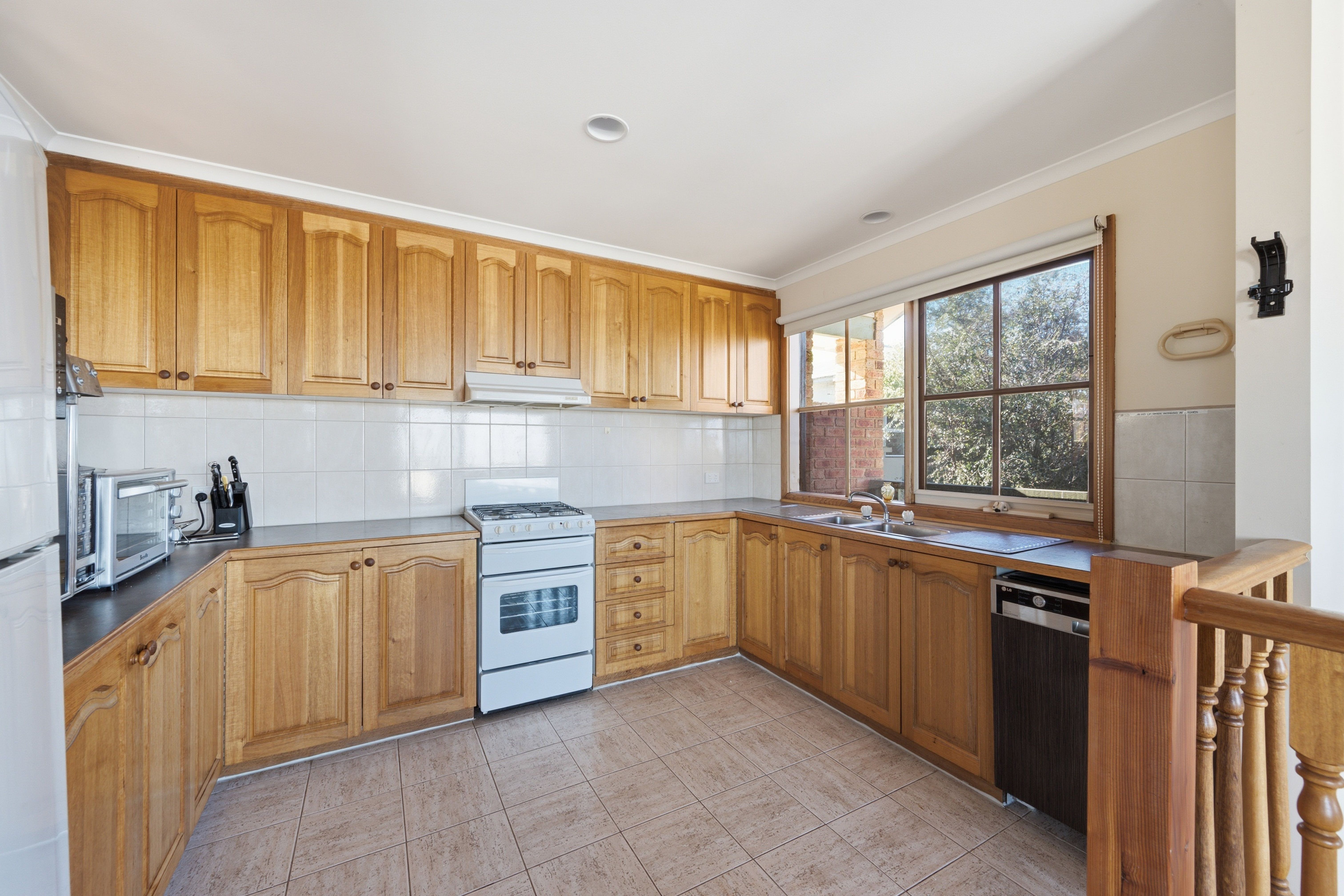 13 Grandview Grove — photo 7 of 19