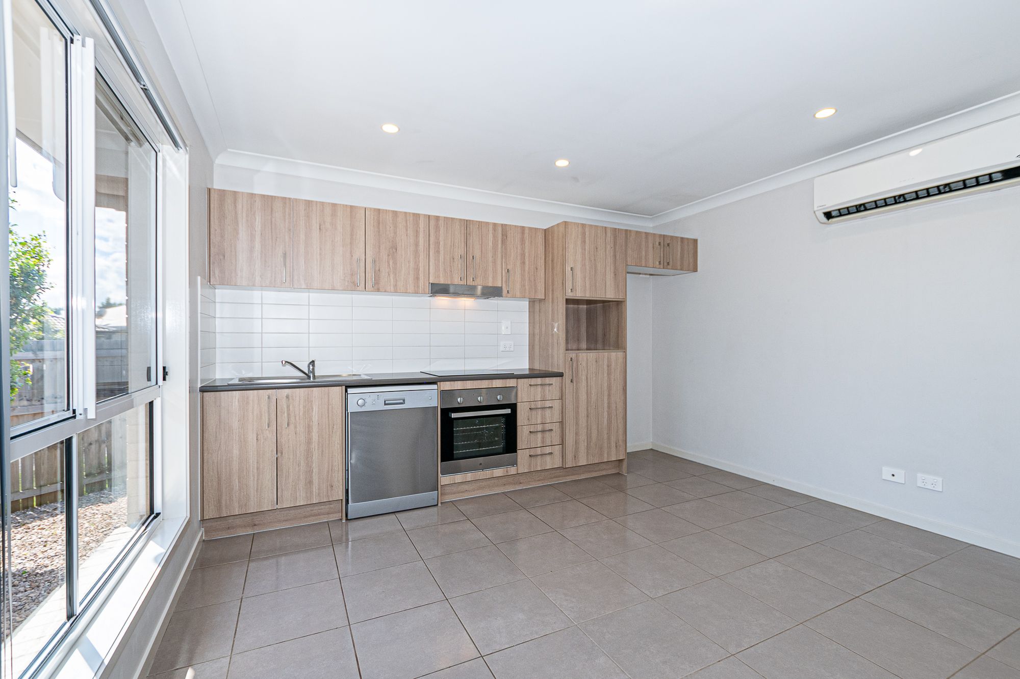 2/18 Saint Andrews Drive, Leichhardt, QLD 4305