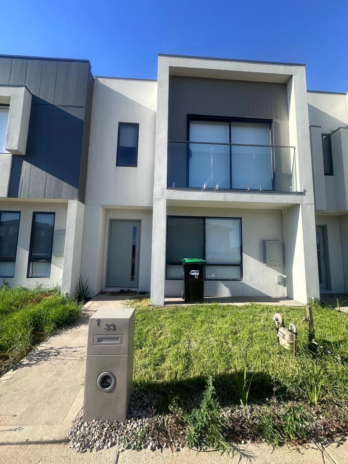 1/33 Louisville Drive, THORNHILL PARK, VIC 3335