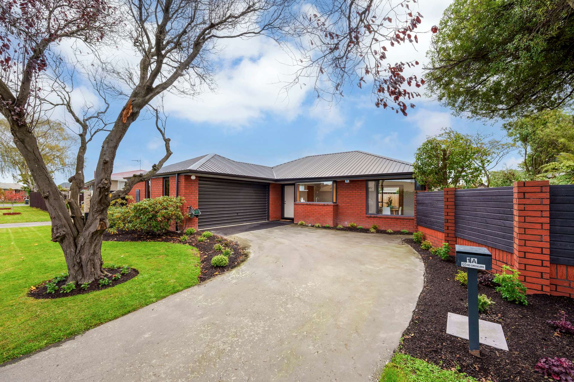 1A Glenys Place photo 0