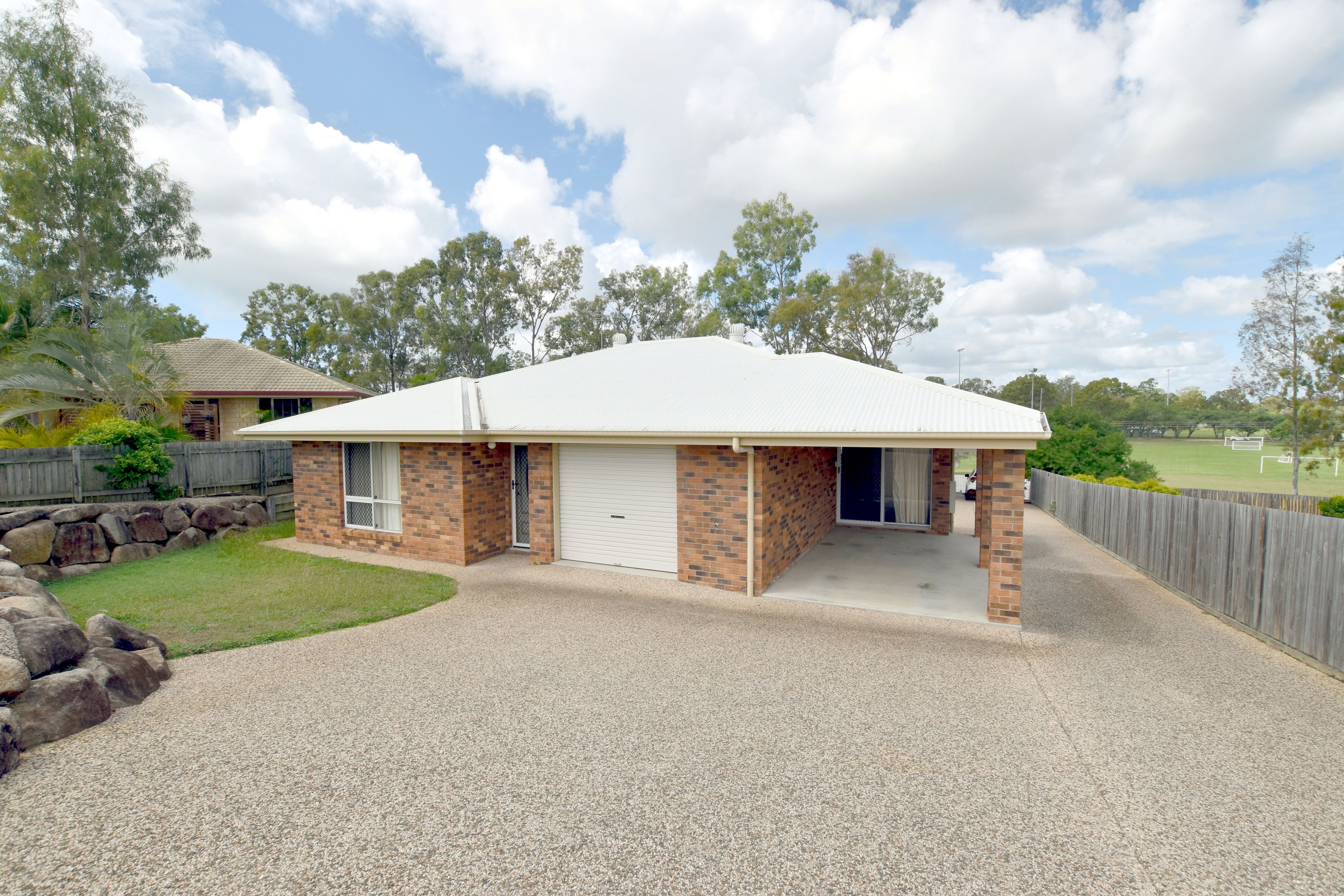 1/42 Golf View Drive, Boyne Island, QLD 4680
