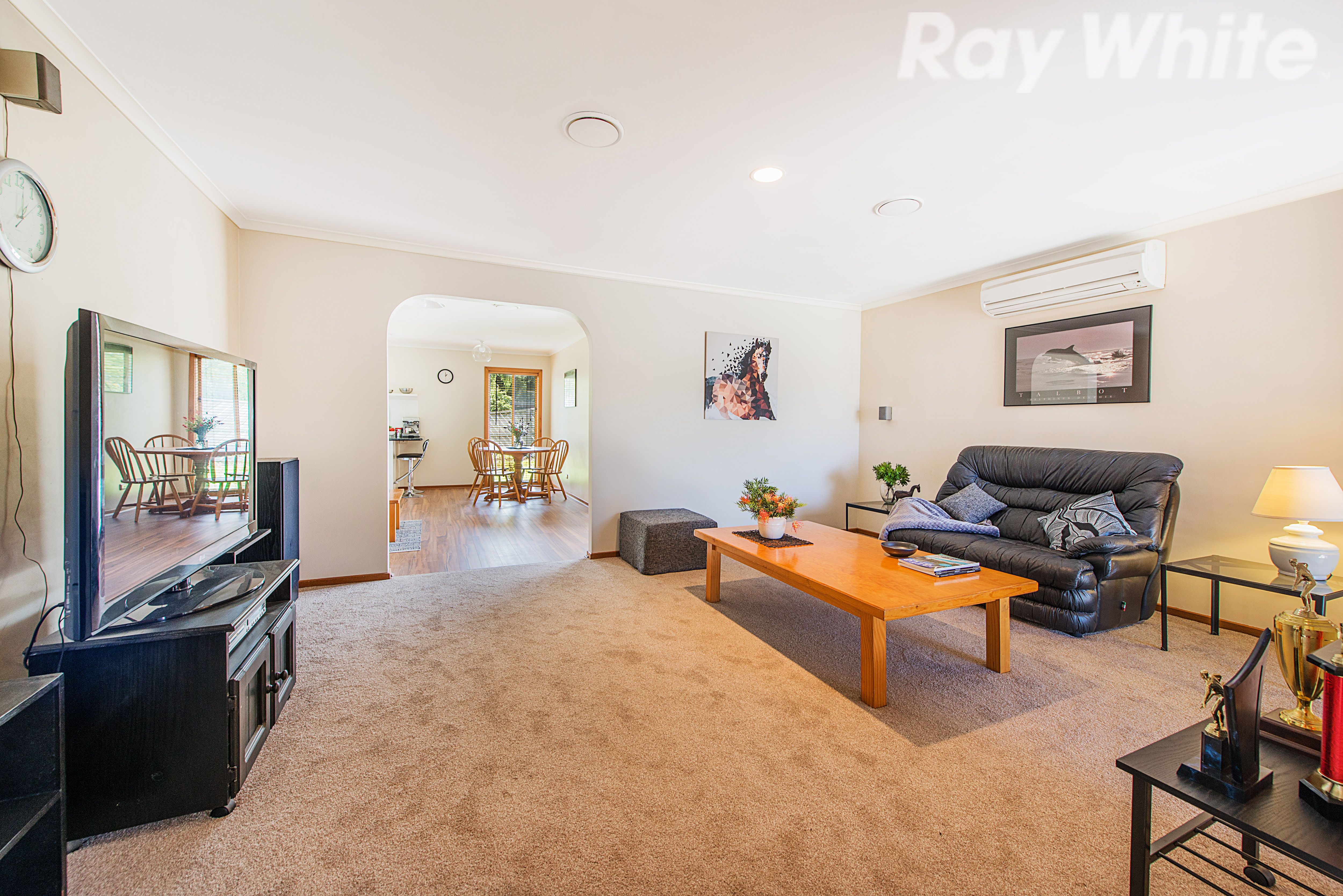 8 Lubbrook Close, Ferntree Gully, VIC 3156