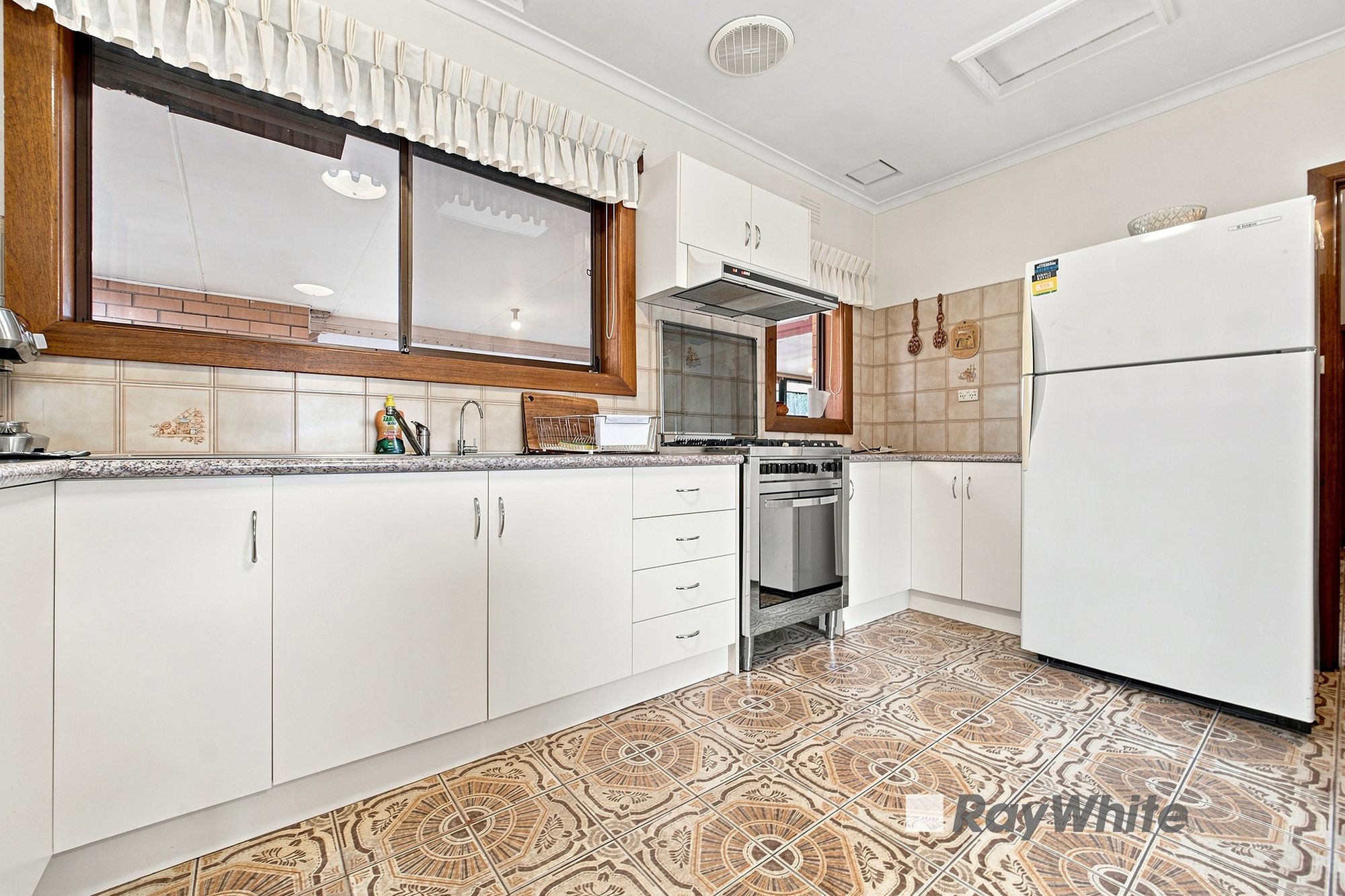8 Regal Avenue — photo 6 of 22