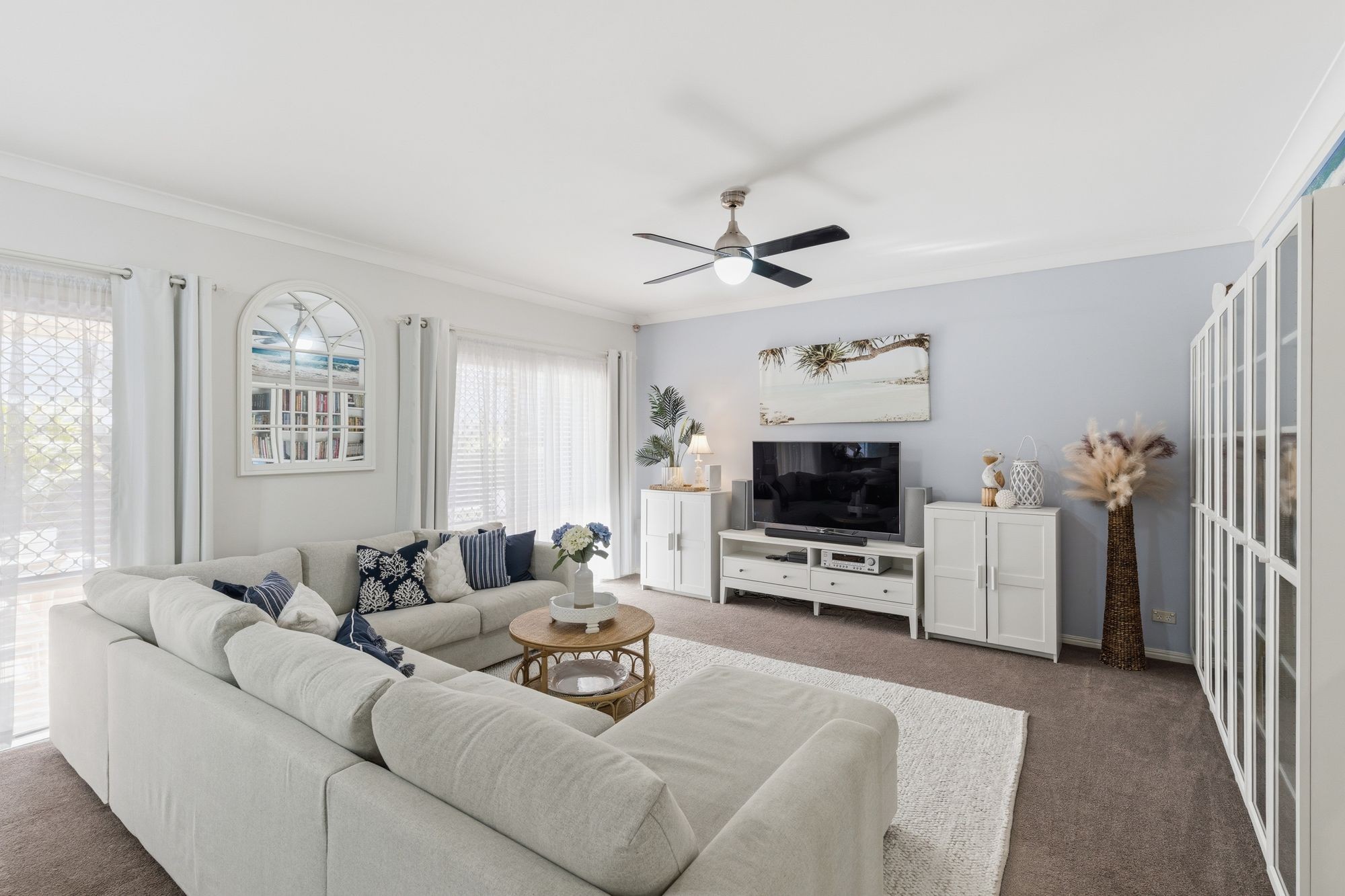 2 Poinsettia Crescent, Calamvale, QLD 4116
