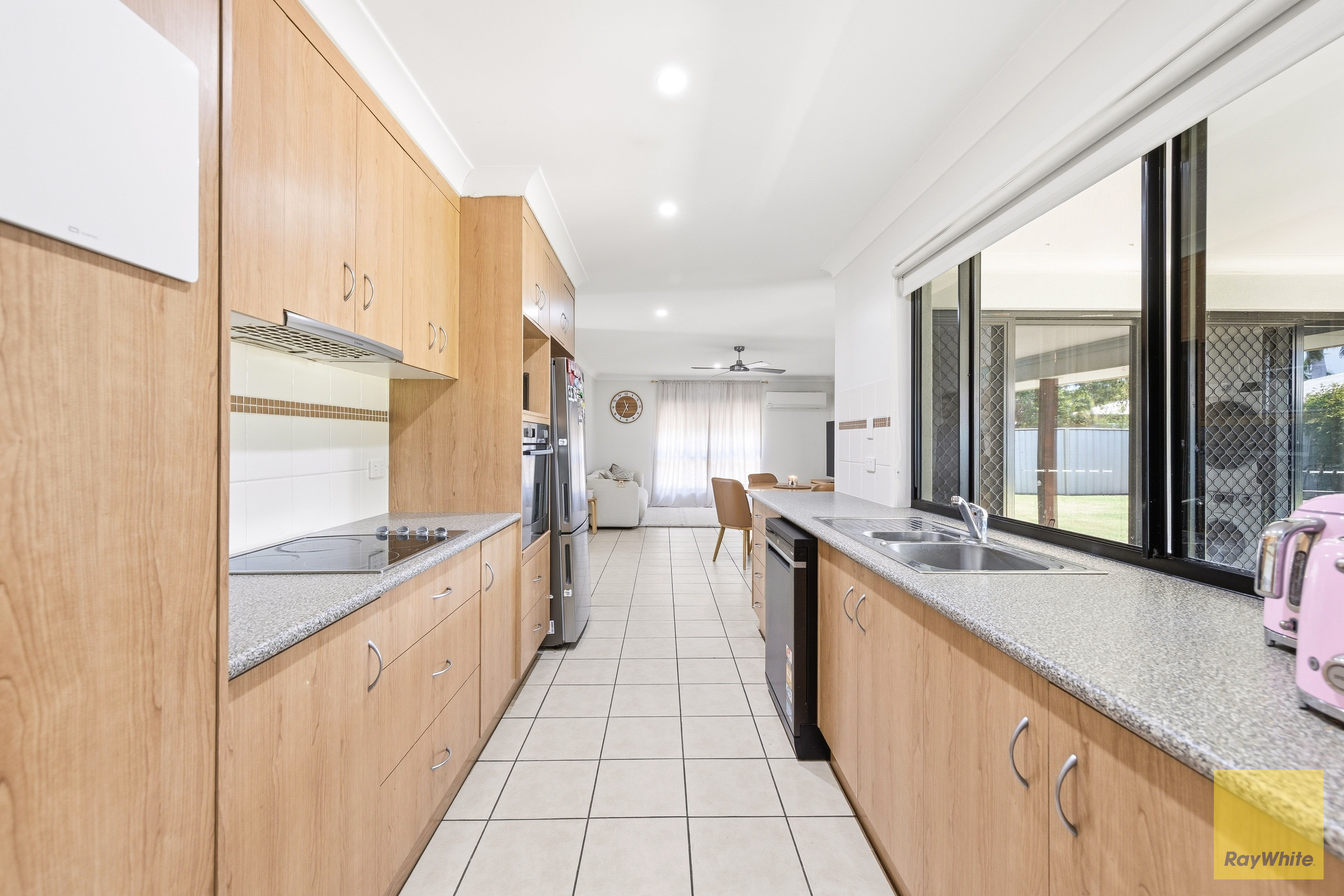 21 Crinum Crescent — photo 10 of 30