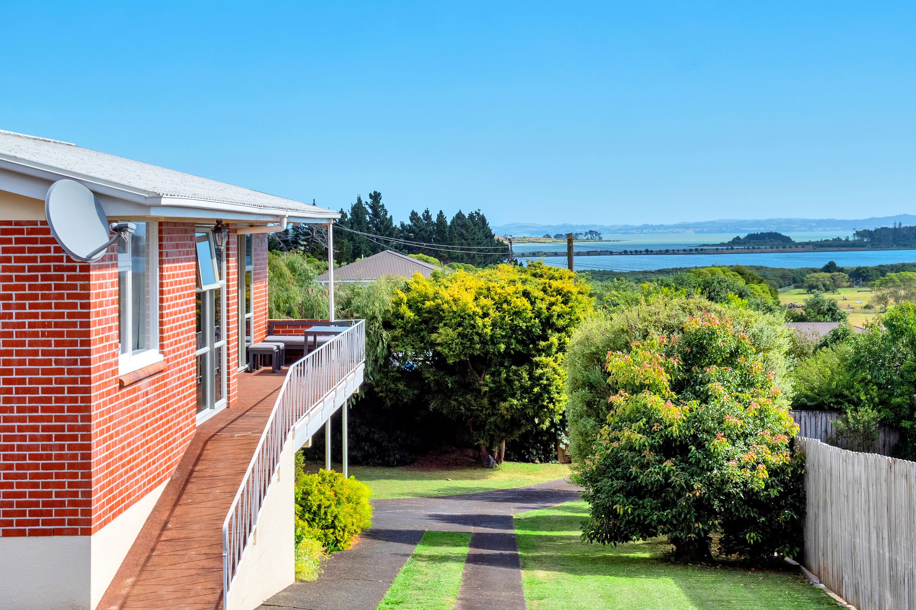 115 Wallace Road, Mangere Bridge, Manukau City