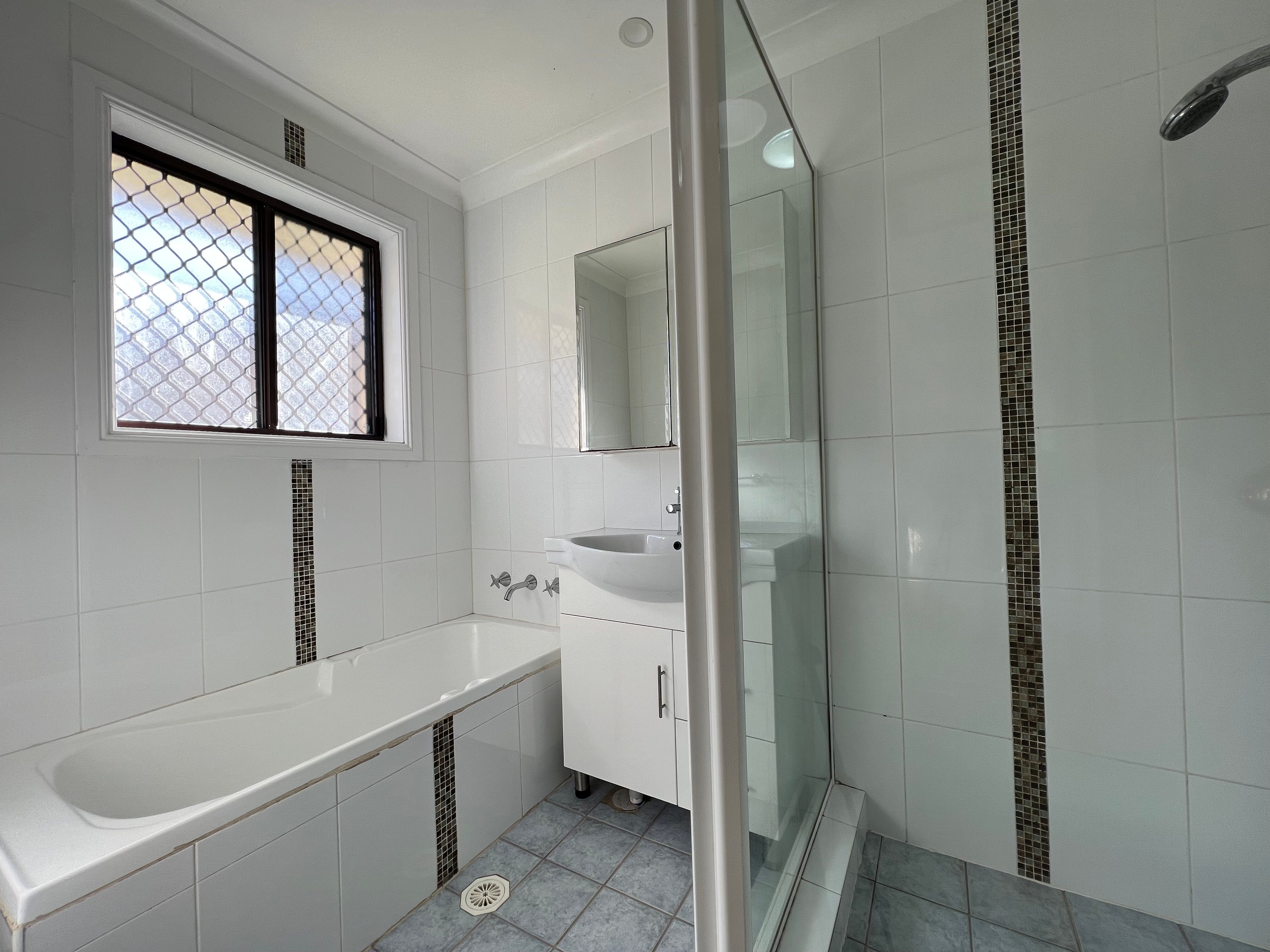 2/2-4 Rance Road — photo 6 of 6