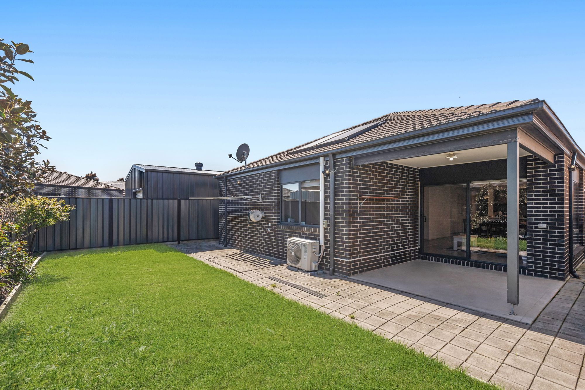 6 Ottelia Street — photo 15 of 18
