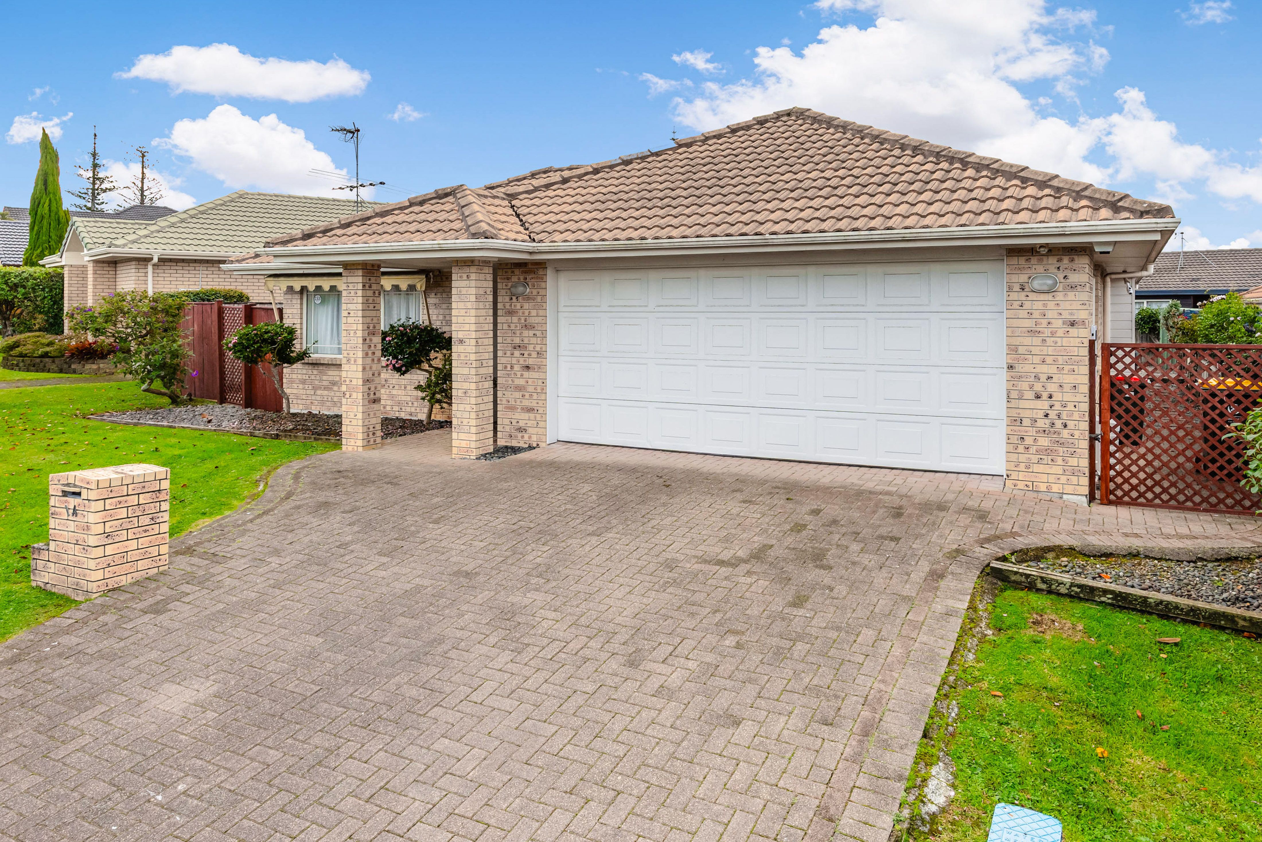 1a Corta Bella Place, Golflands, Manukau City