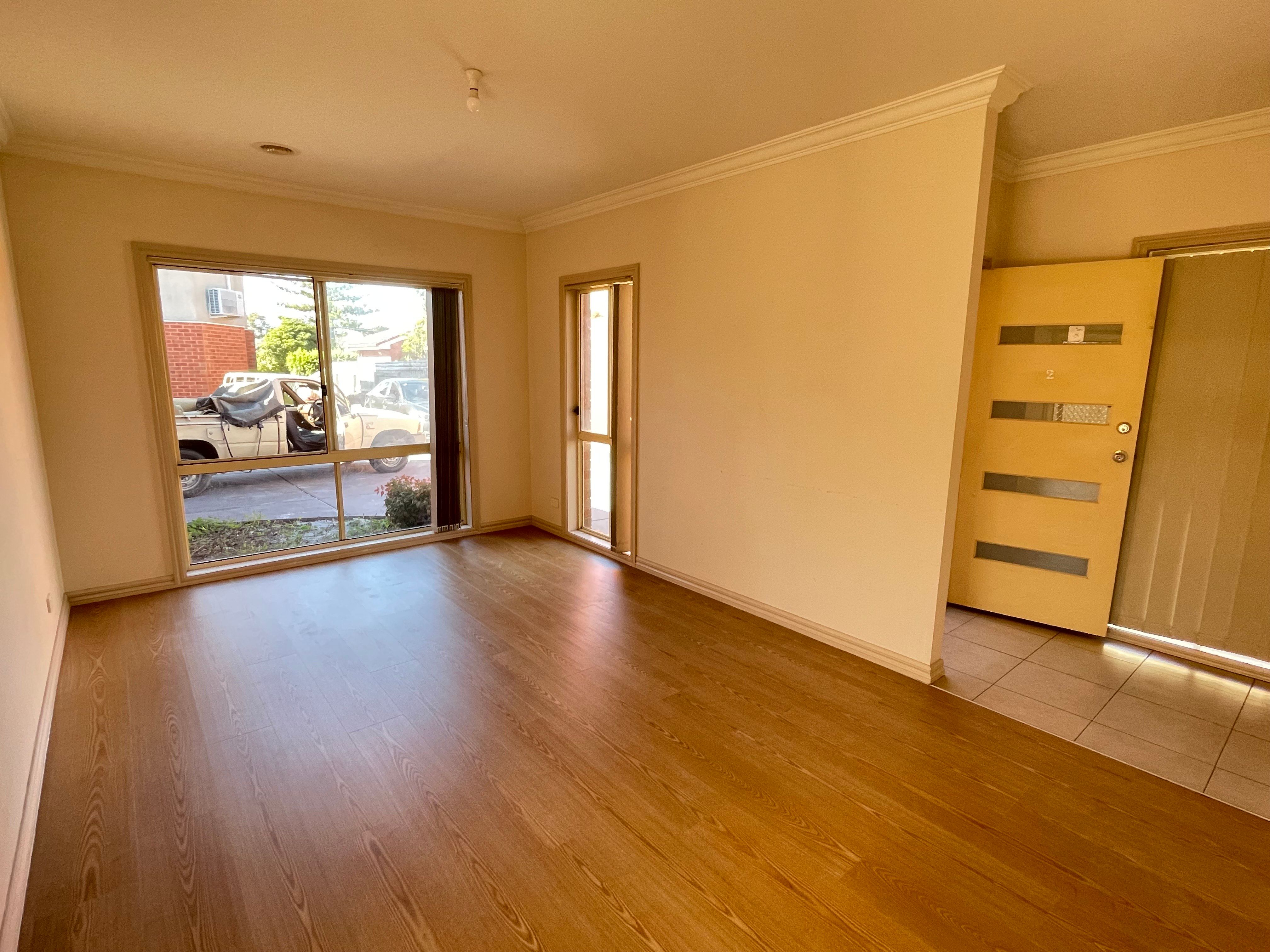 2/11 McLeod Street, Thomastown, VIC 3074