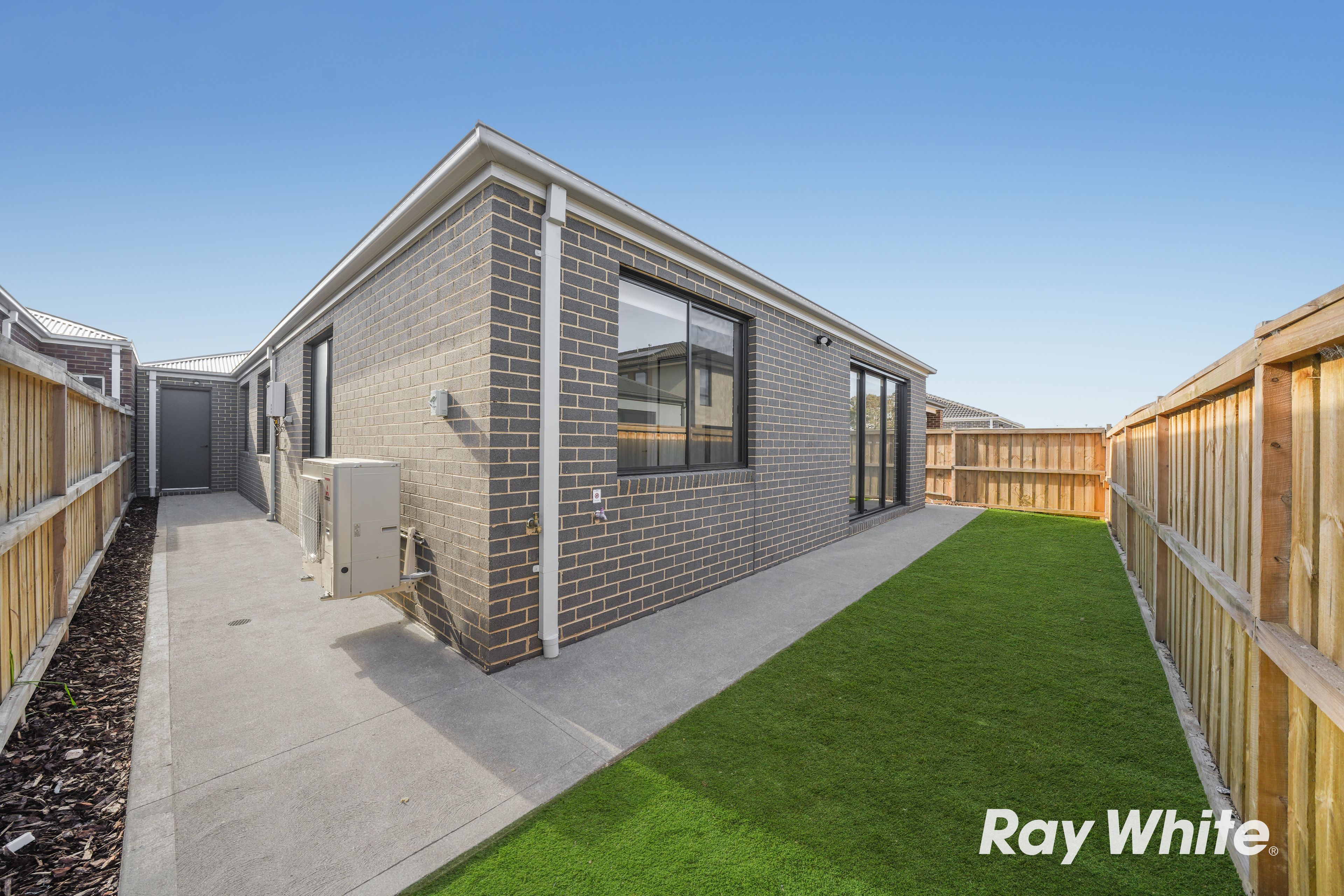15 Kilarnie Boulevard — photo 26 of 26
