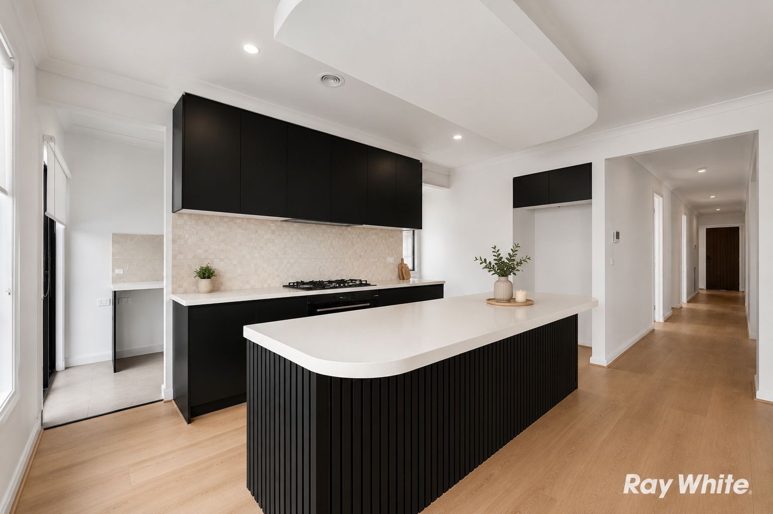 81 Aeolian Drive — photo 4 of 17