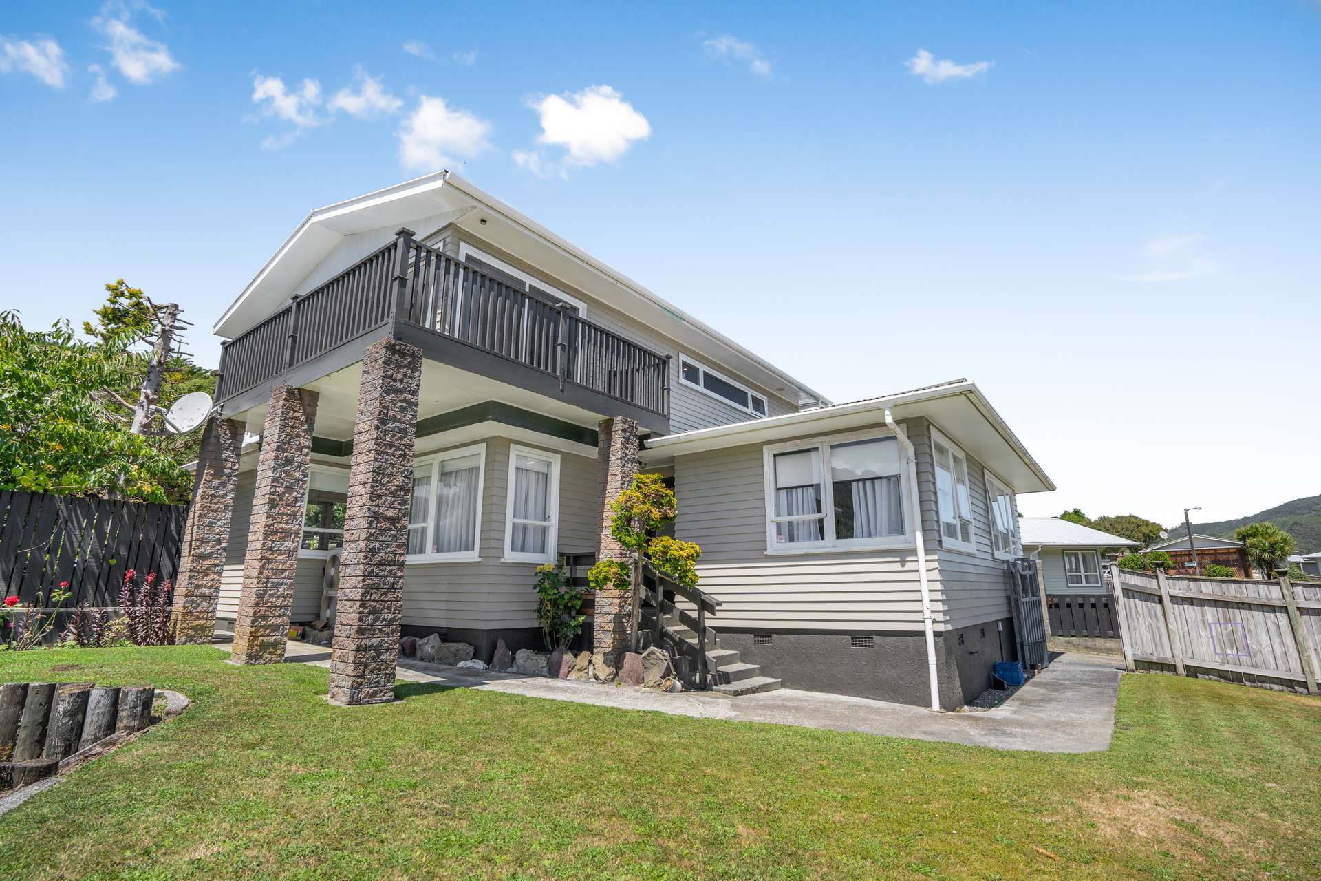 4 Manurewa Grove photo 0