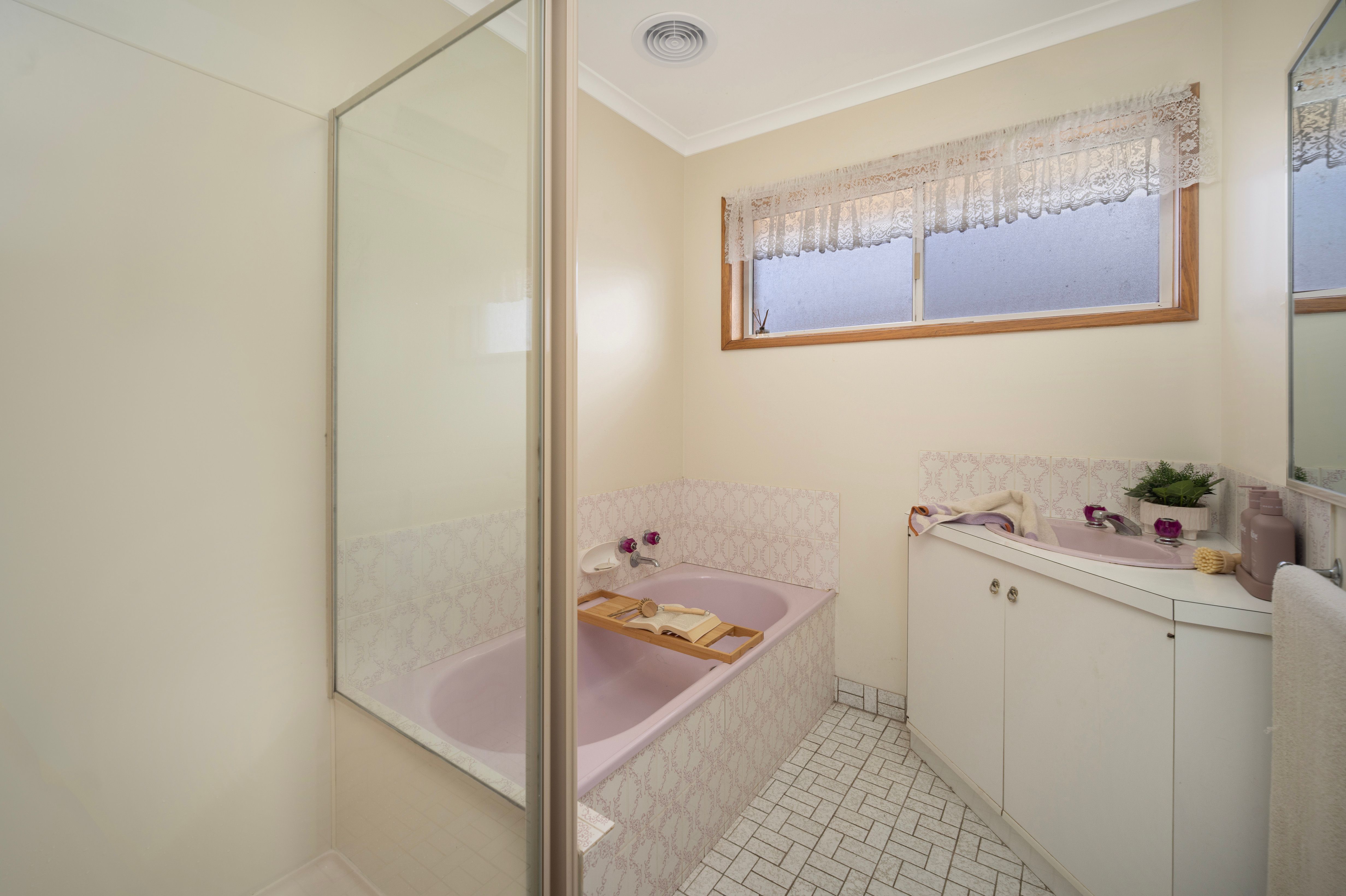 8 Amaroo Court — photo 7 of 10