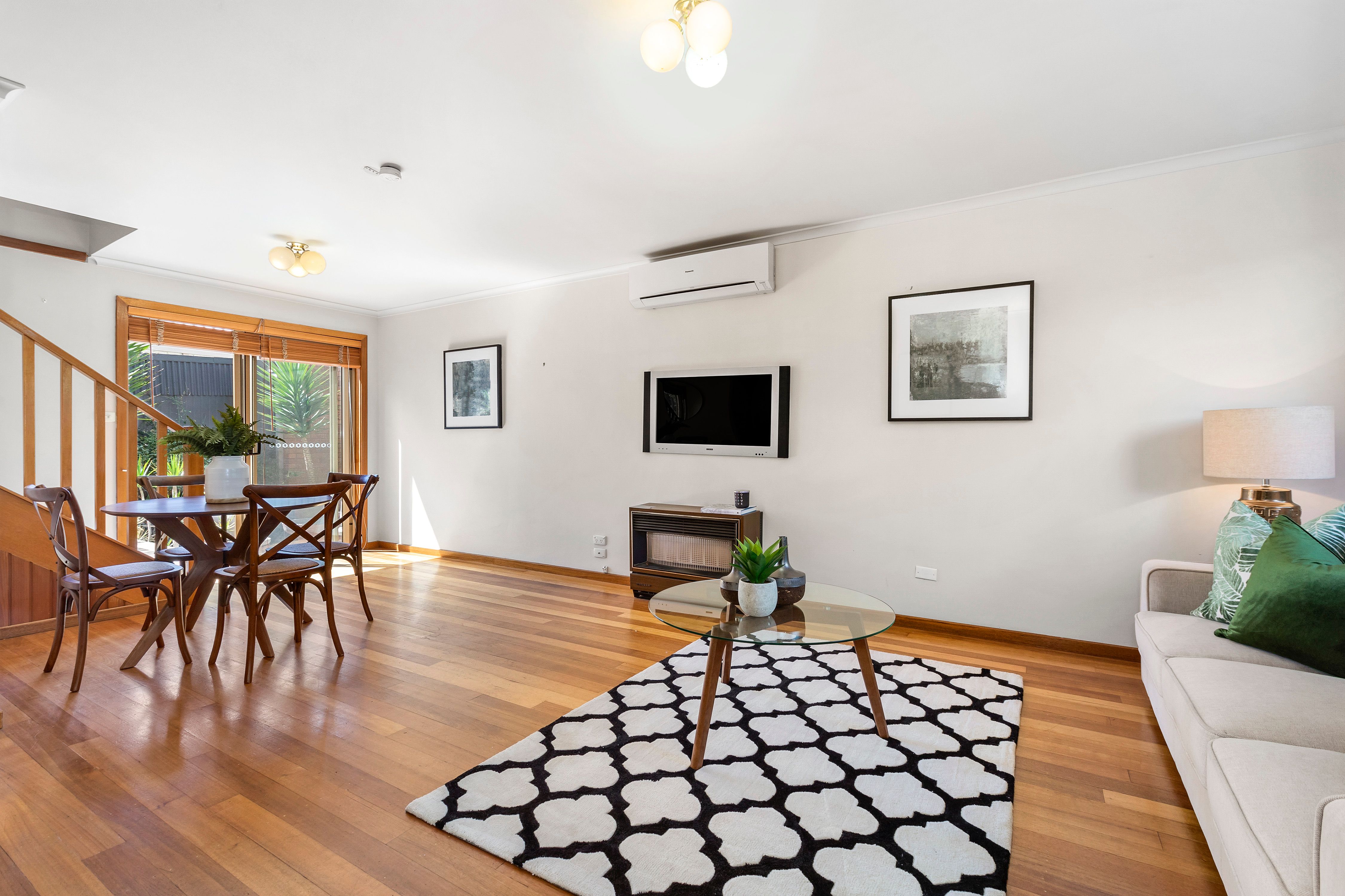 2/1 Clapham Road, Hughesdale, VIC 3166
