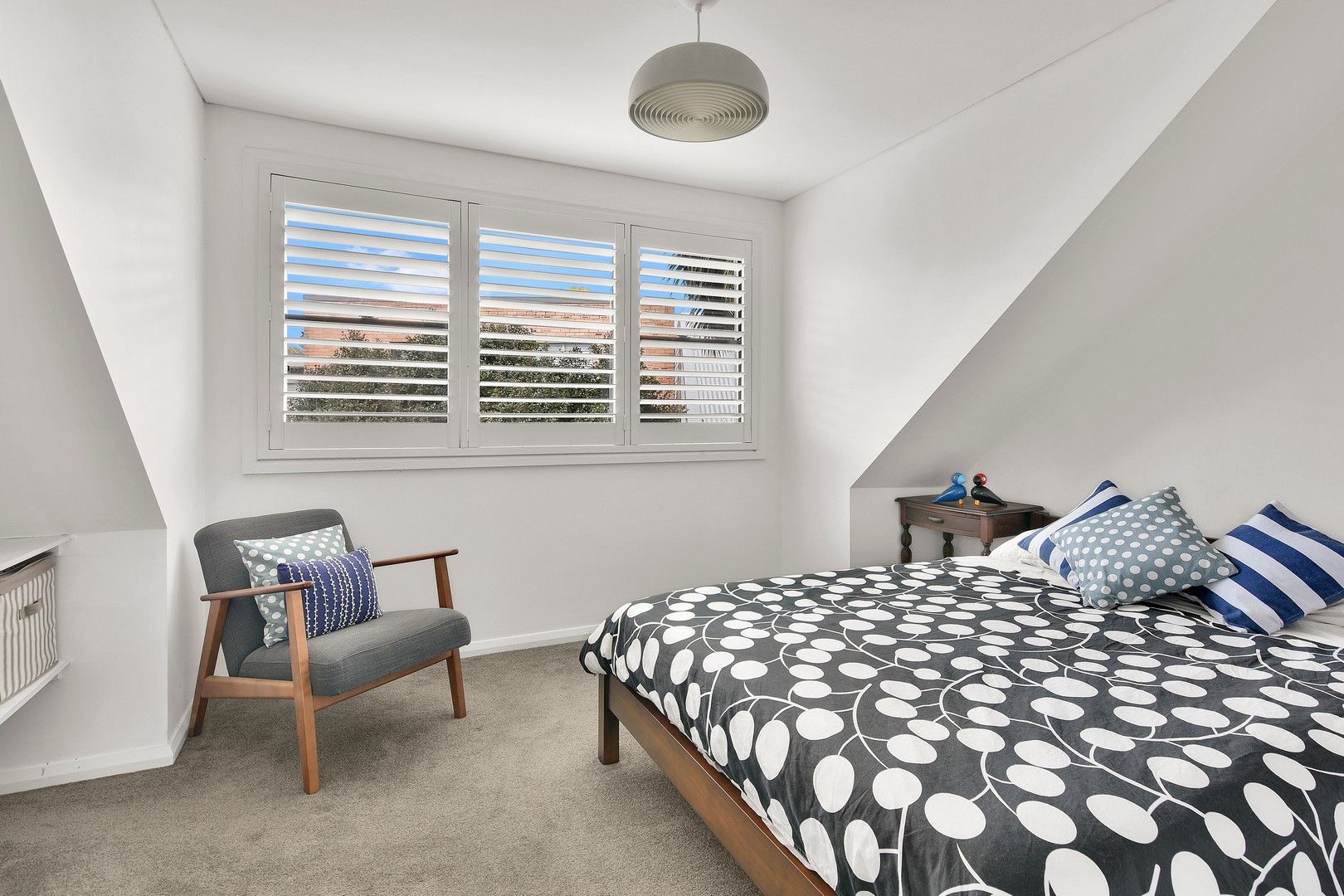 15/15-23a Knight Street — photo 4 of 6