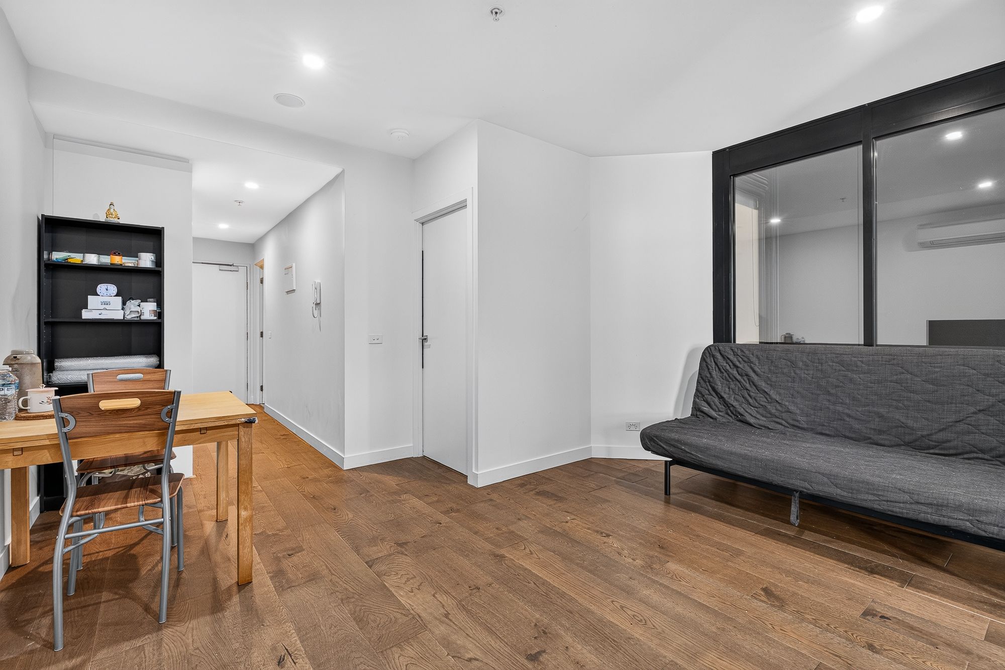 612/101 Tram Road — photo 3 of 18