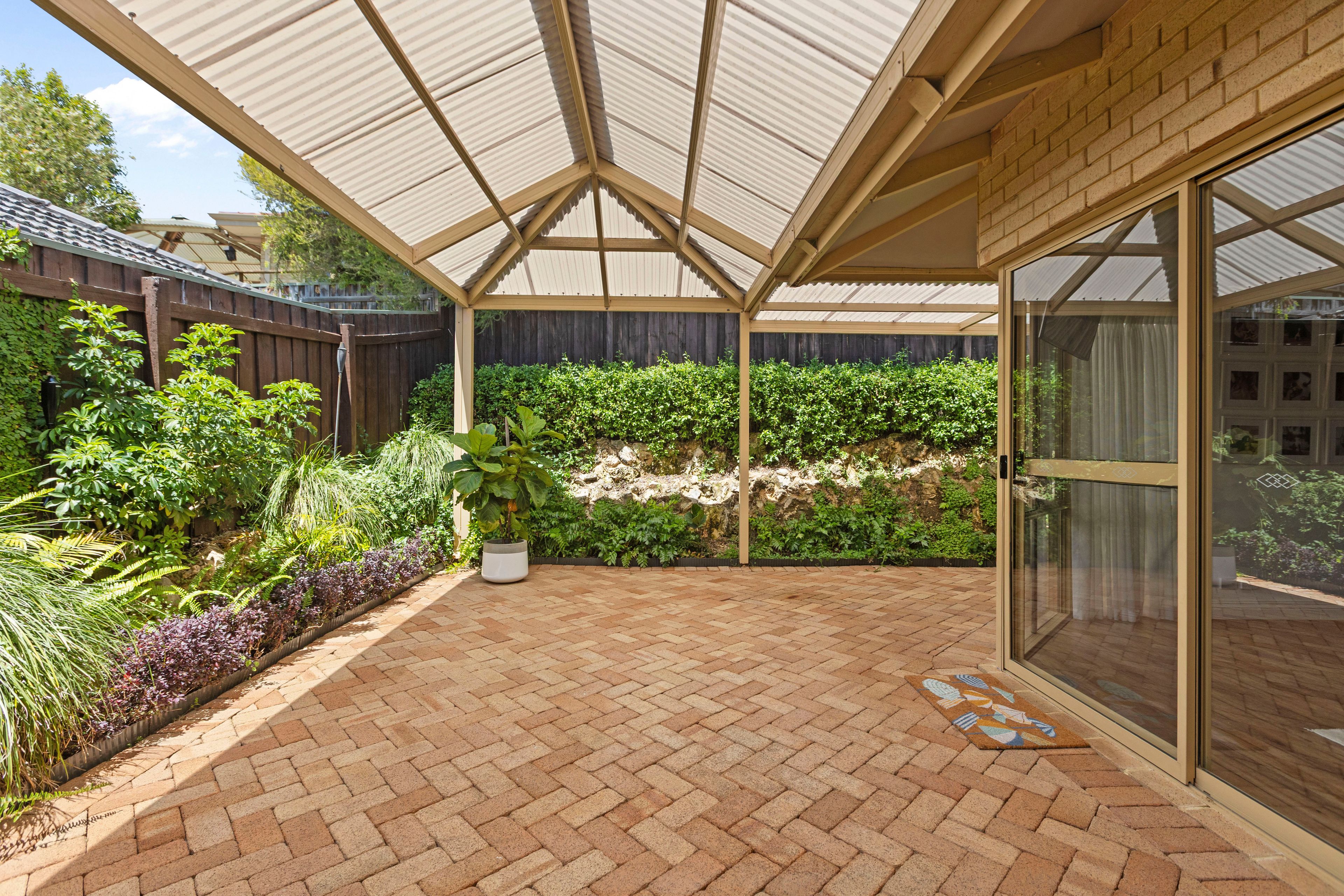 48A Bournemouth Crescent — photo 8 of 17