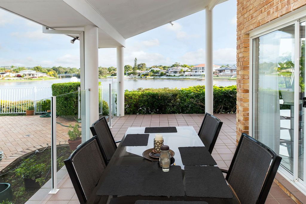 74 Auk Avenue, Burleigh Waters, QLD 4220