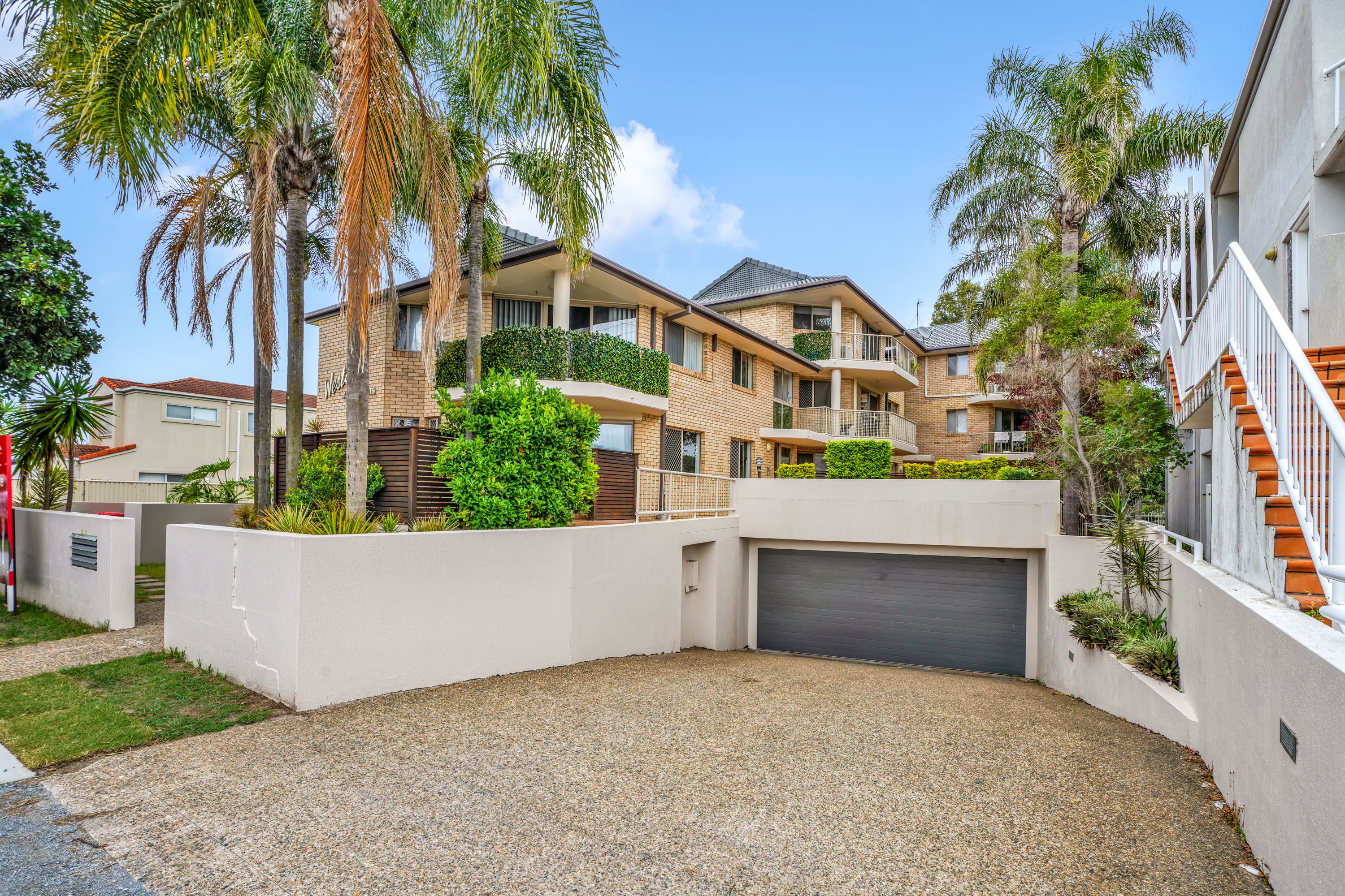 1/2032 Gold Coast Highway, Miami, QLD 4220