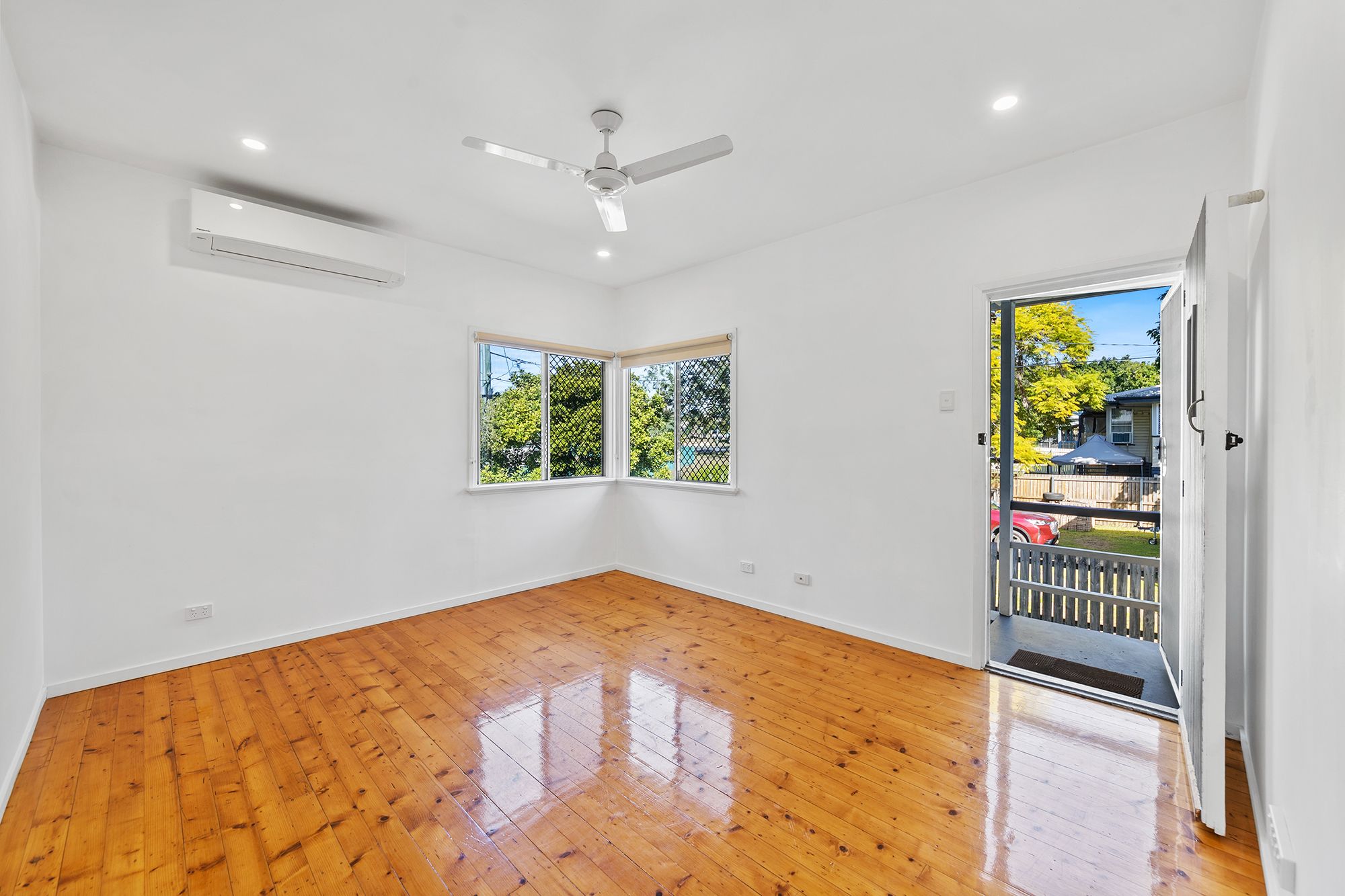 8 Coleman Street, Leichhardt, QLD 4305