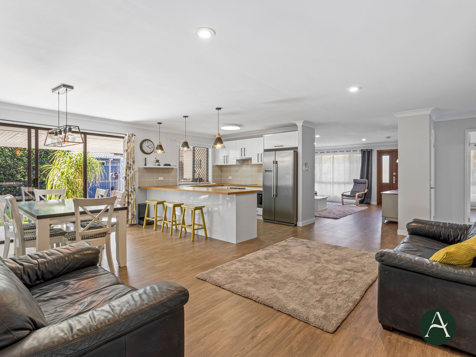 33 Hargraves Road — photo 3 of 20