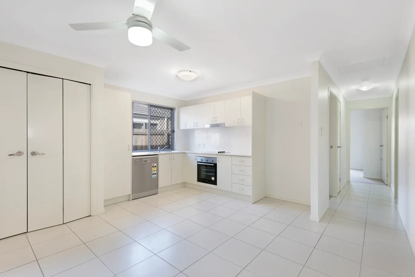 6 Bruce Baker Crescent, Crestmead, QLD 4132