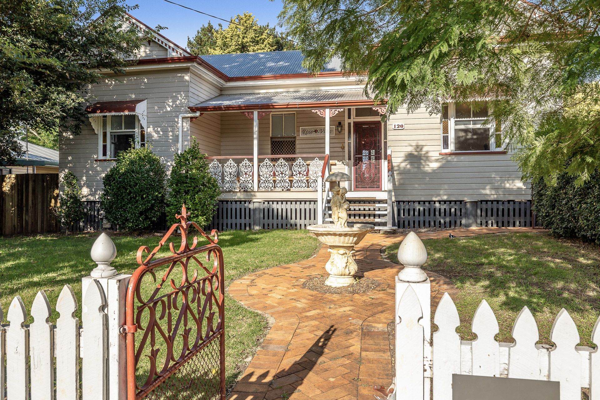 120 Holberton Street, Newtown, QLD 4350