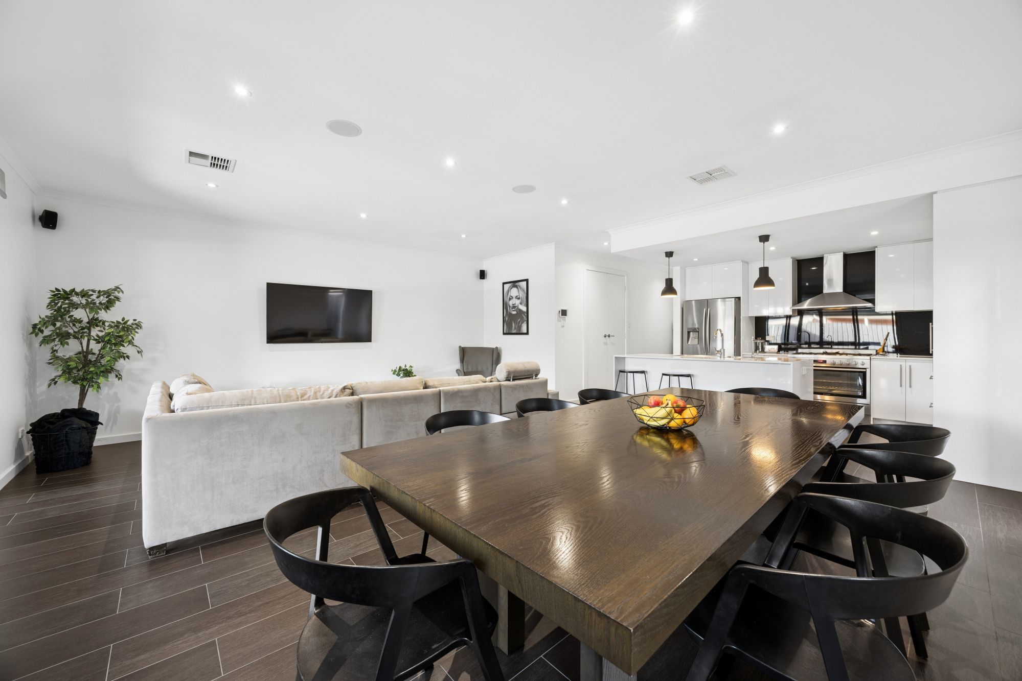 63A Balcombe Avenue — photo 7 of 16