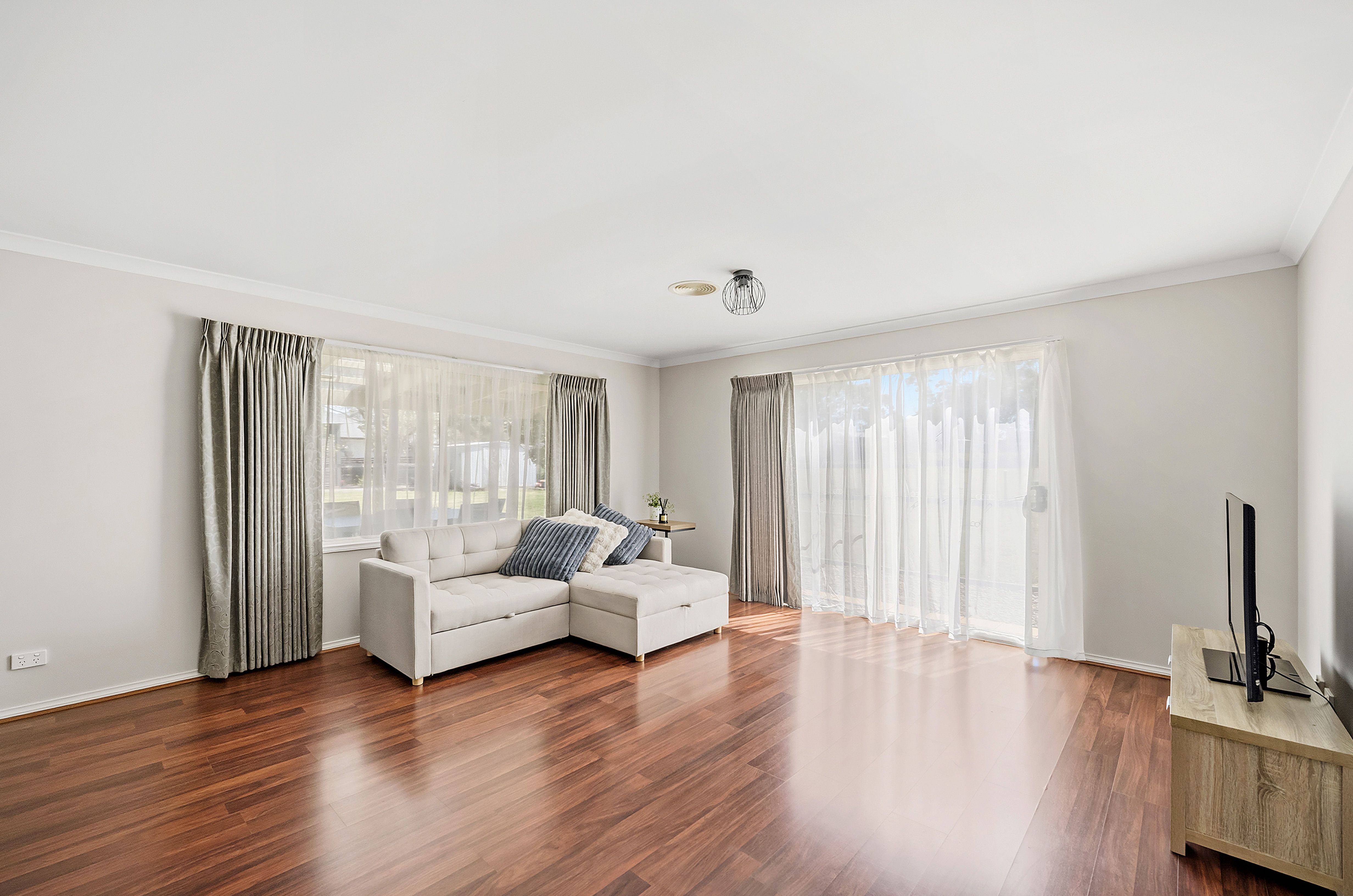 11 Kirkstall-Koroit Road — photo 5 of 13