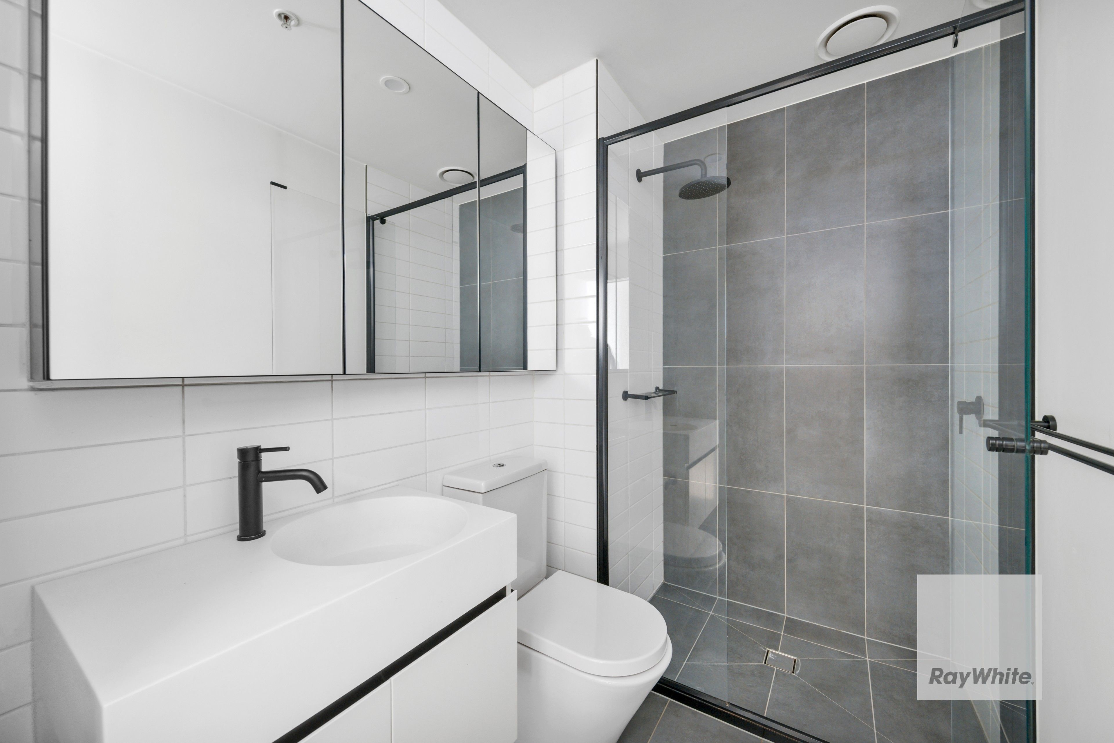 610/4 Joseph Road — photo 7 of 9