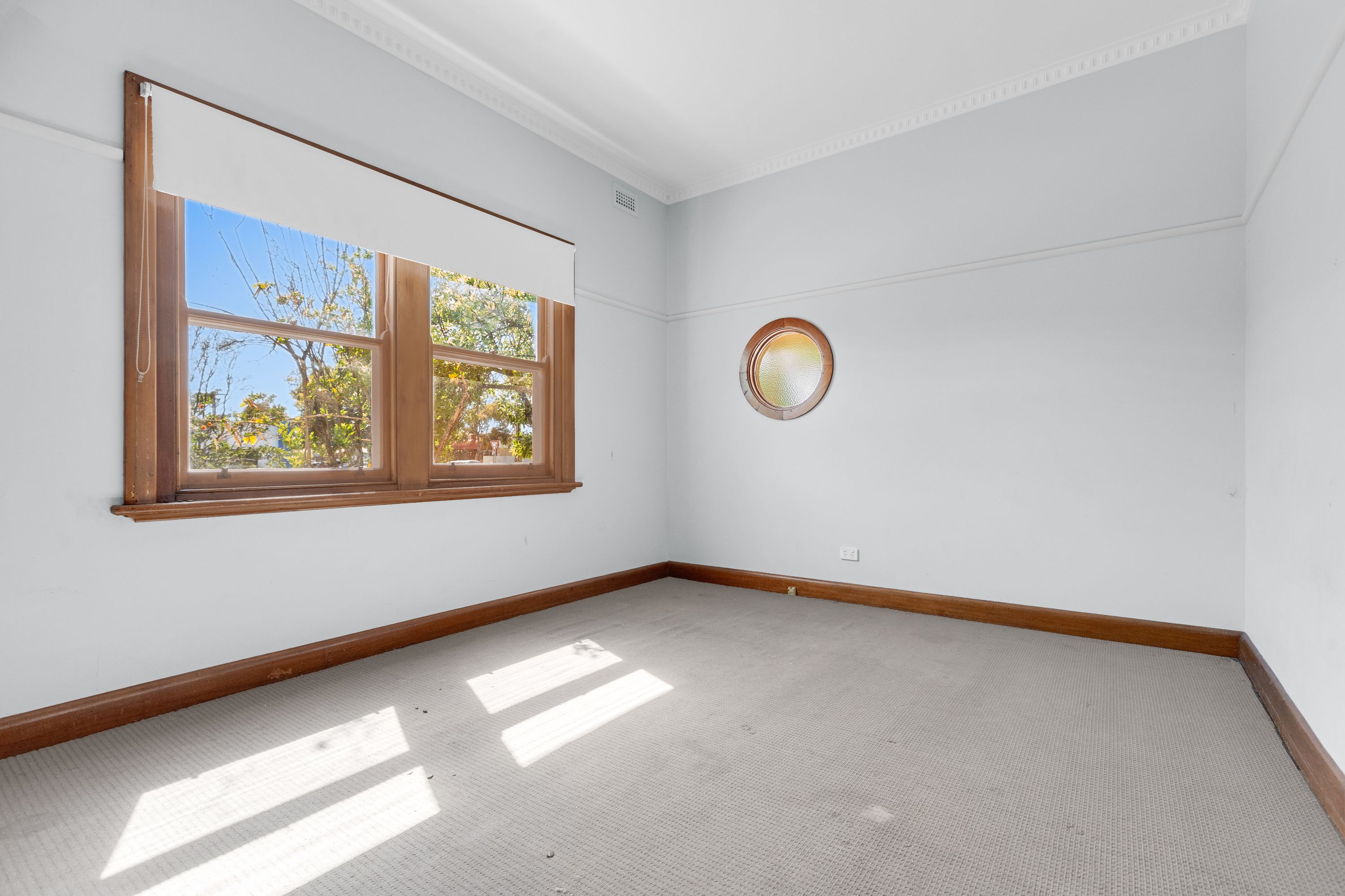 85-87 Pine Avenue — photo 8 of 16