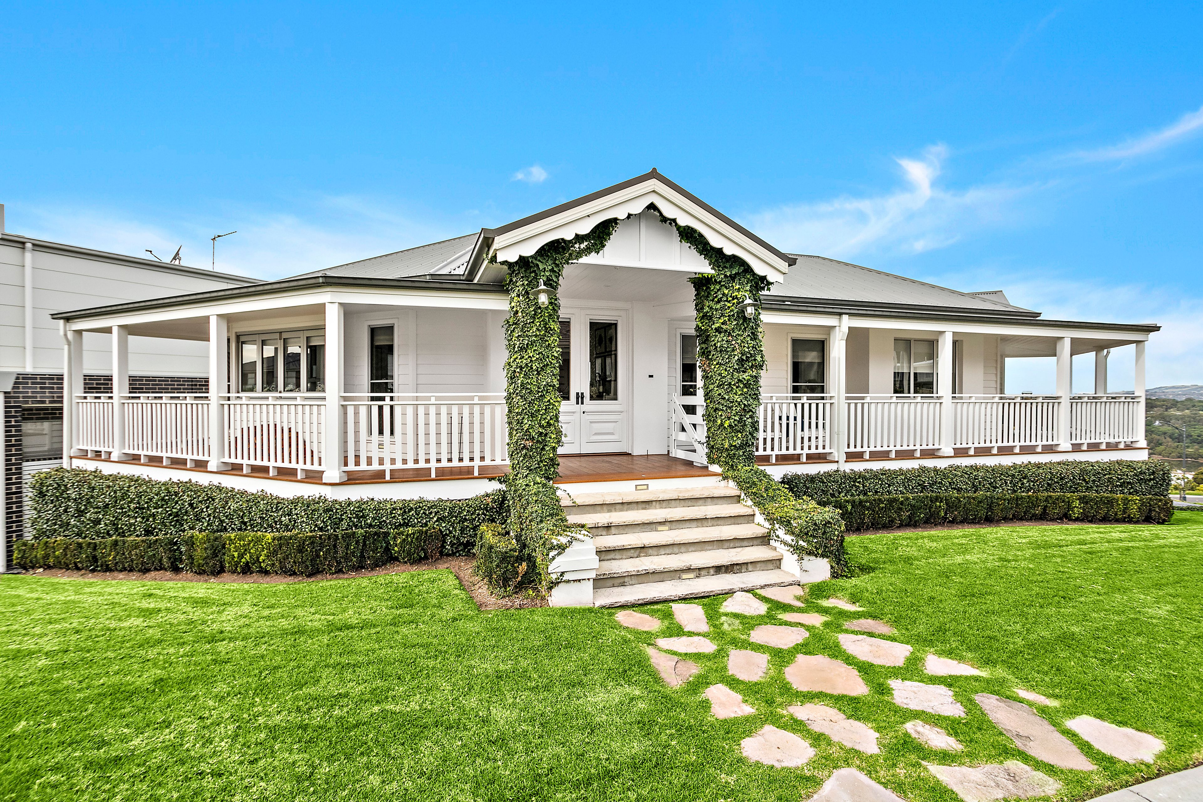 4 Brookwater Crescent, Shell Cove NSW 2529
