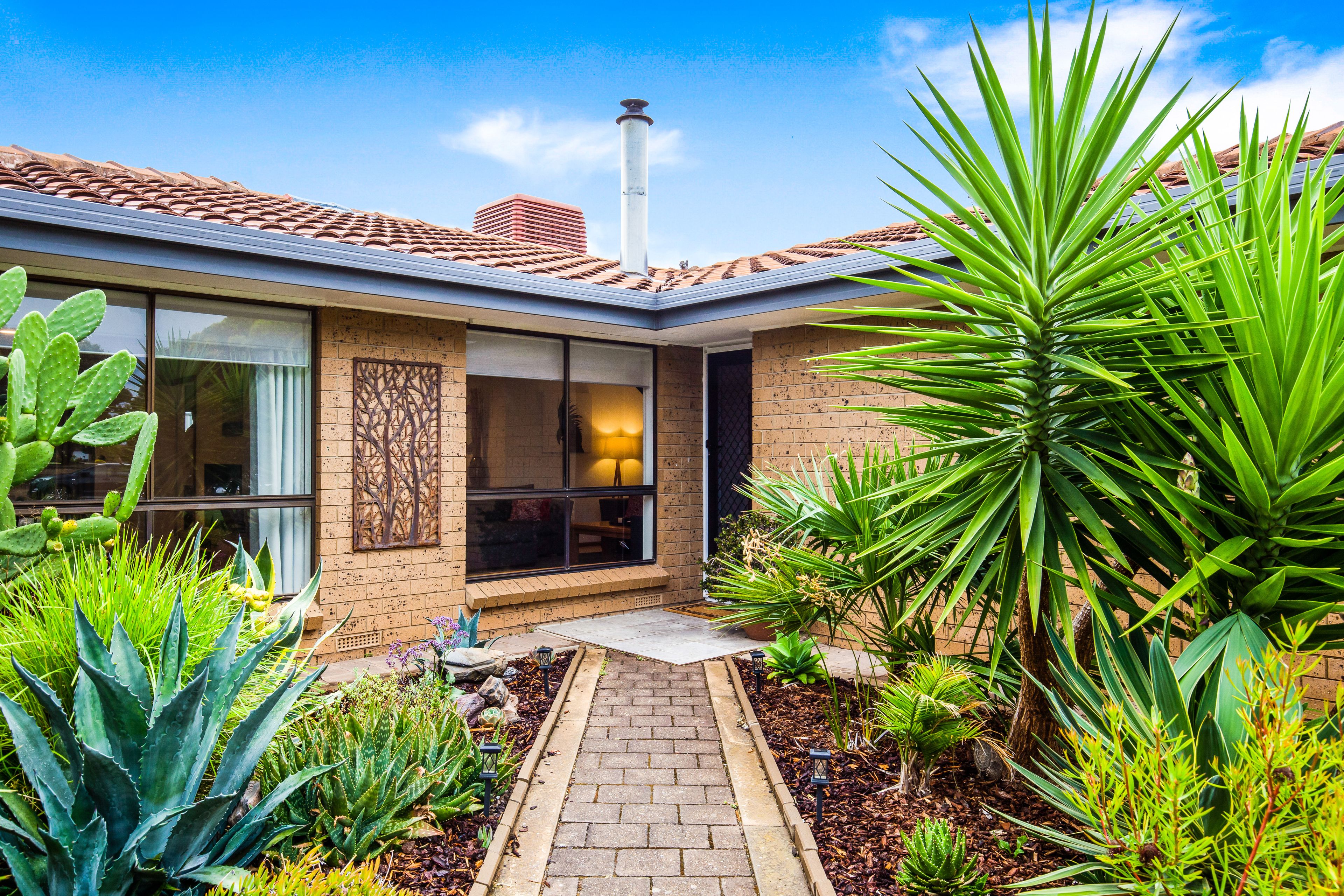 8 Nannigai Drive, Hallett Cove, SA 5158