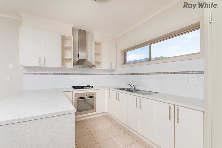 1/6 Stratheden Court, Sydenham, VIC 3037