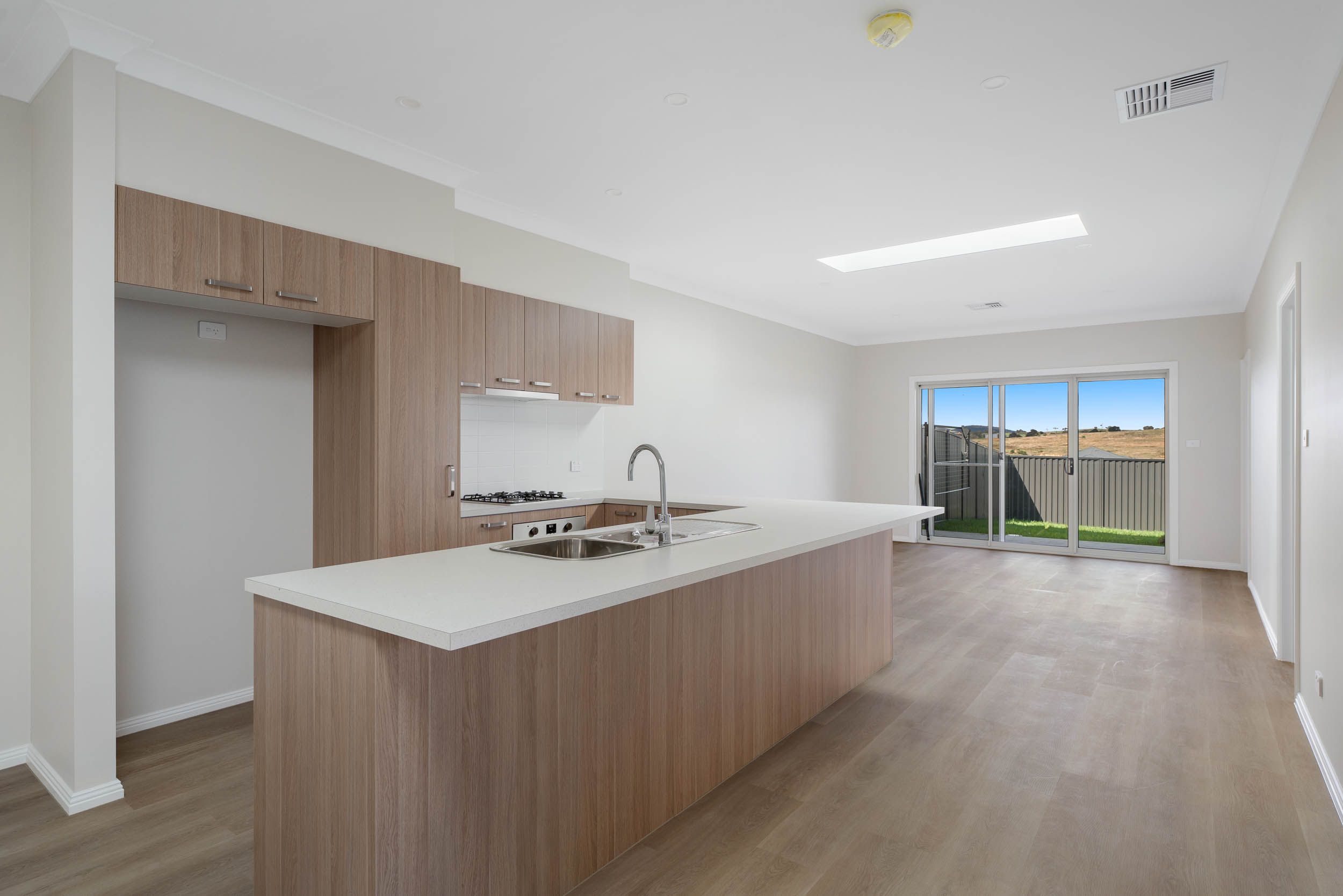 2/10 Indian Avenue, Goulburn, NSW 2580