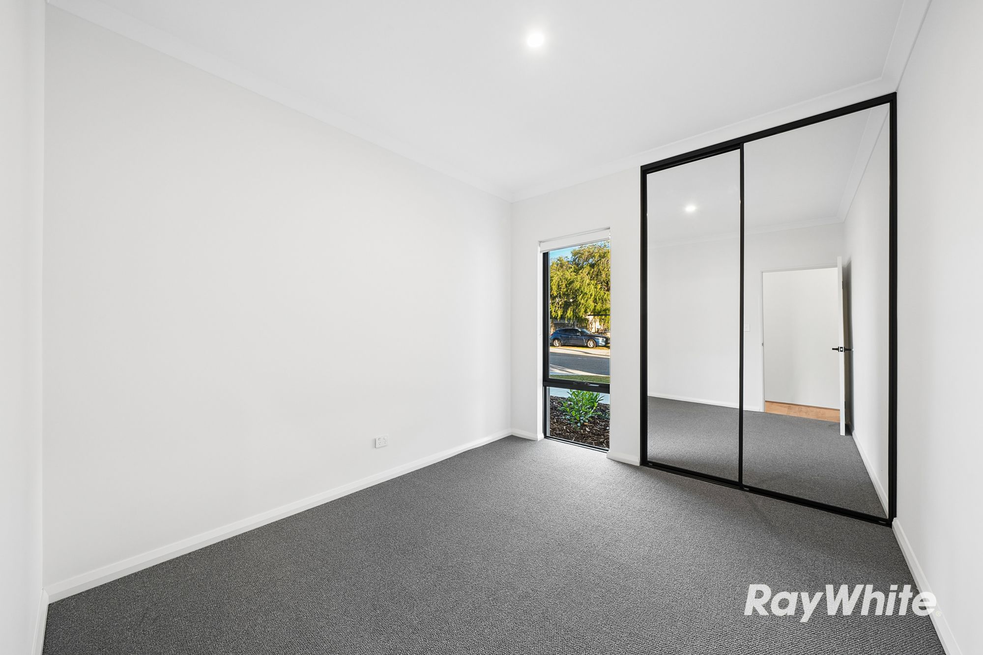 28B Scaddan Street — photo 10 of 30