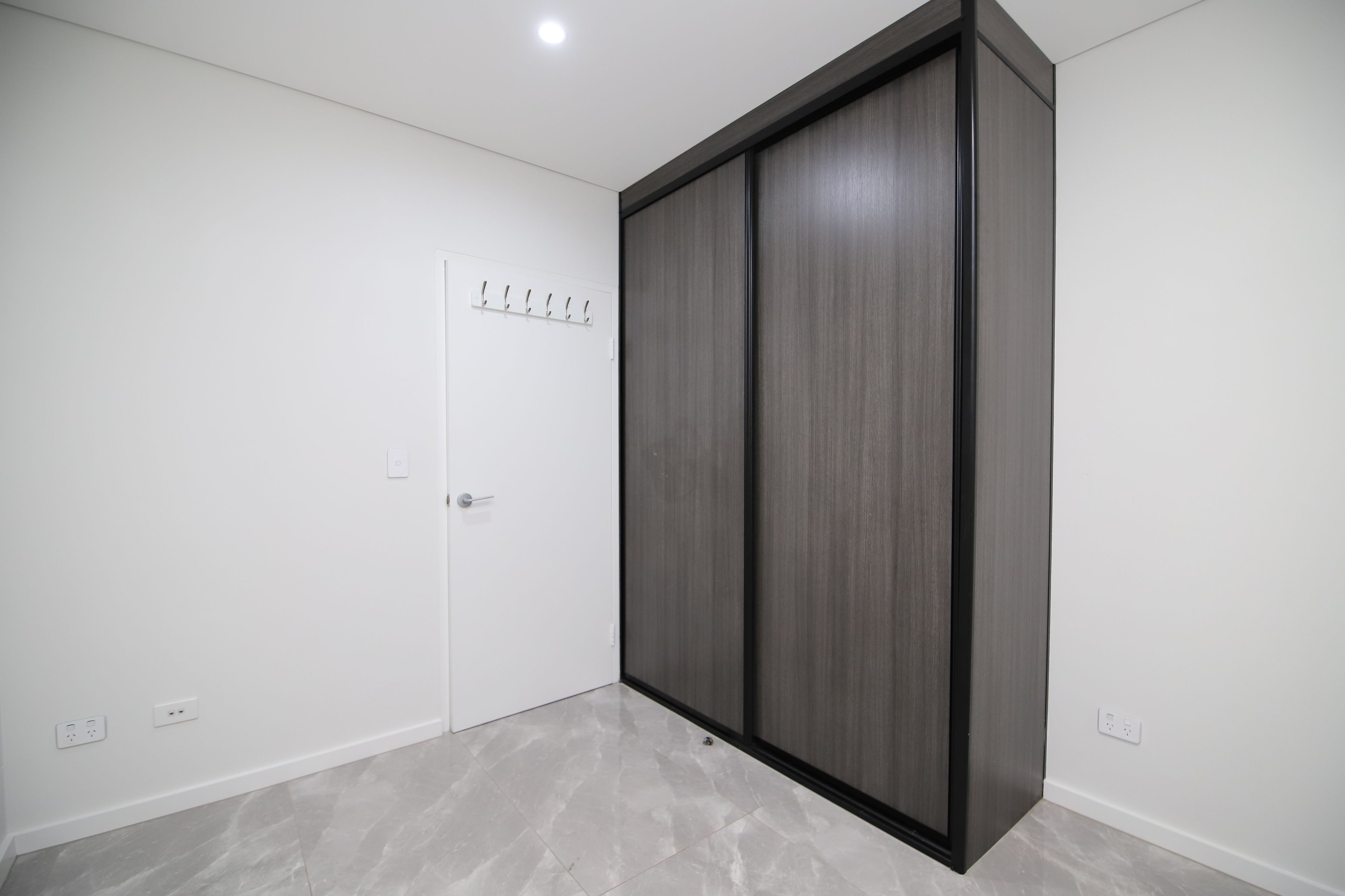 21 Russell Street — photo 6 of 14