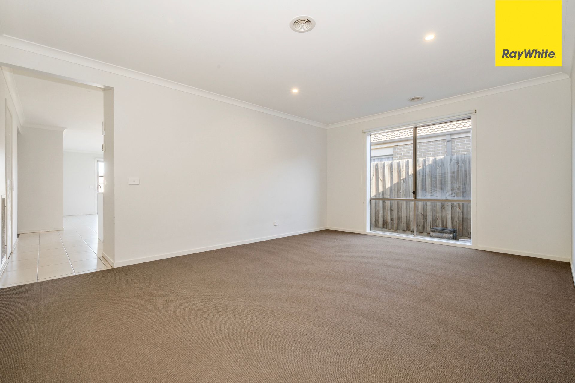 13 Leon Drive — photo 5 of 13