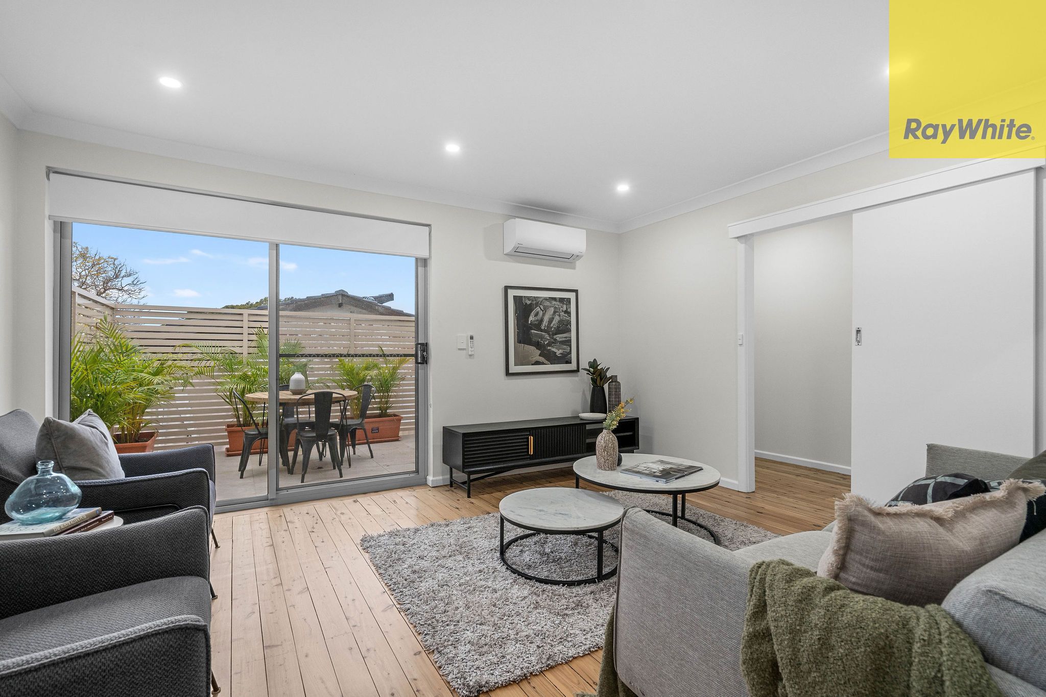 979 Henry Lawson Drive — photo 4 of 16