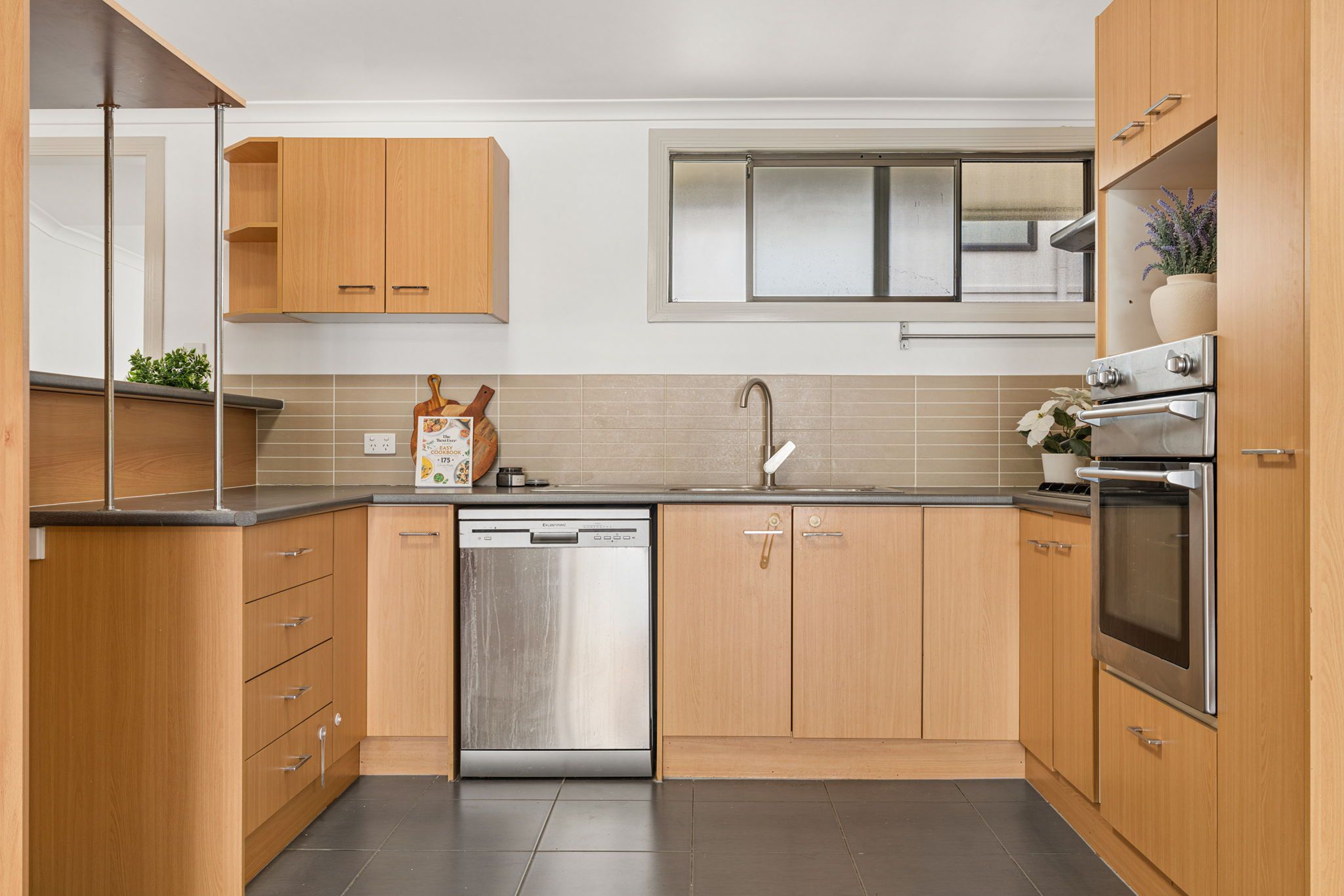 10 Dunrod Street — photo 10 of 25
